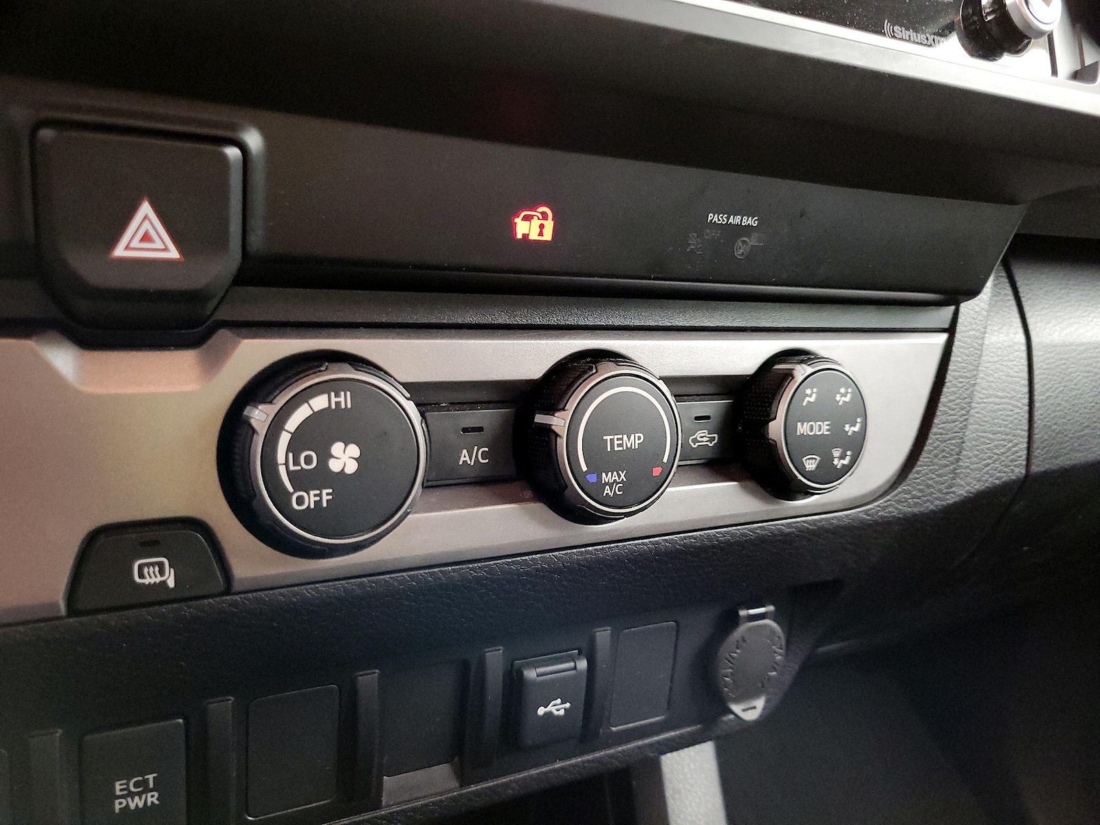 2022 Toyota Tacoma SR - Photo 17