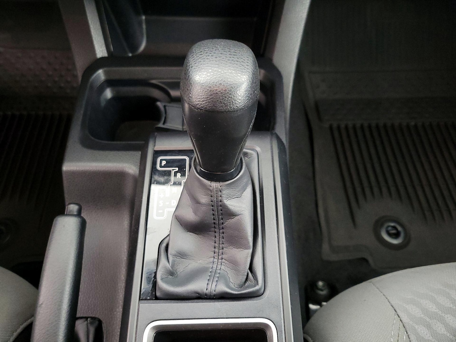 2022 Toyota Tacoma SR - Photo 18