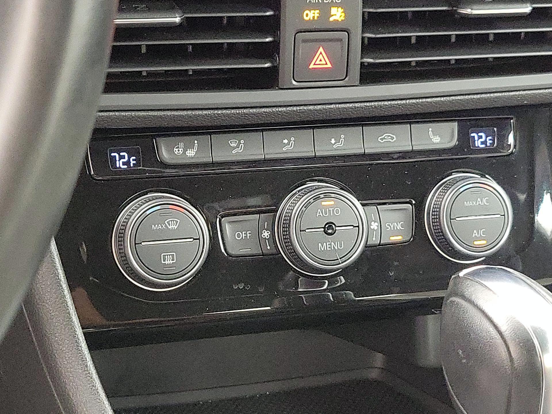 Thumbnail: 2019 Volkswagen Jetta - 16