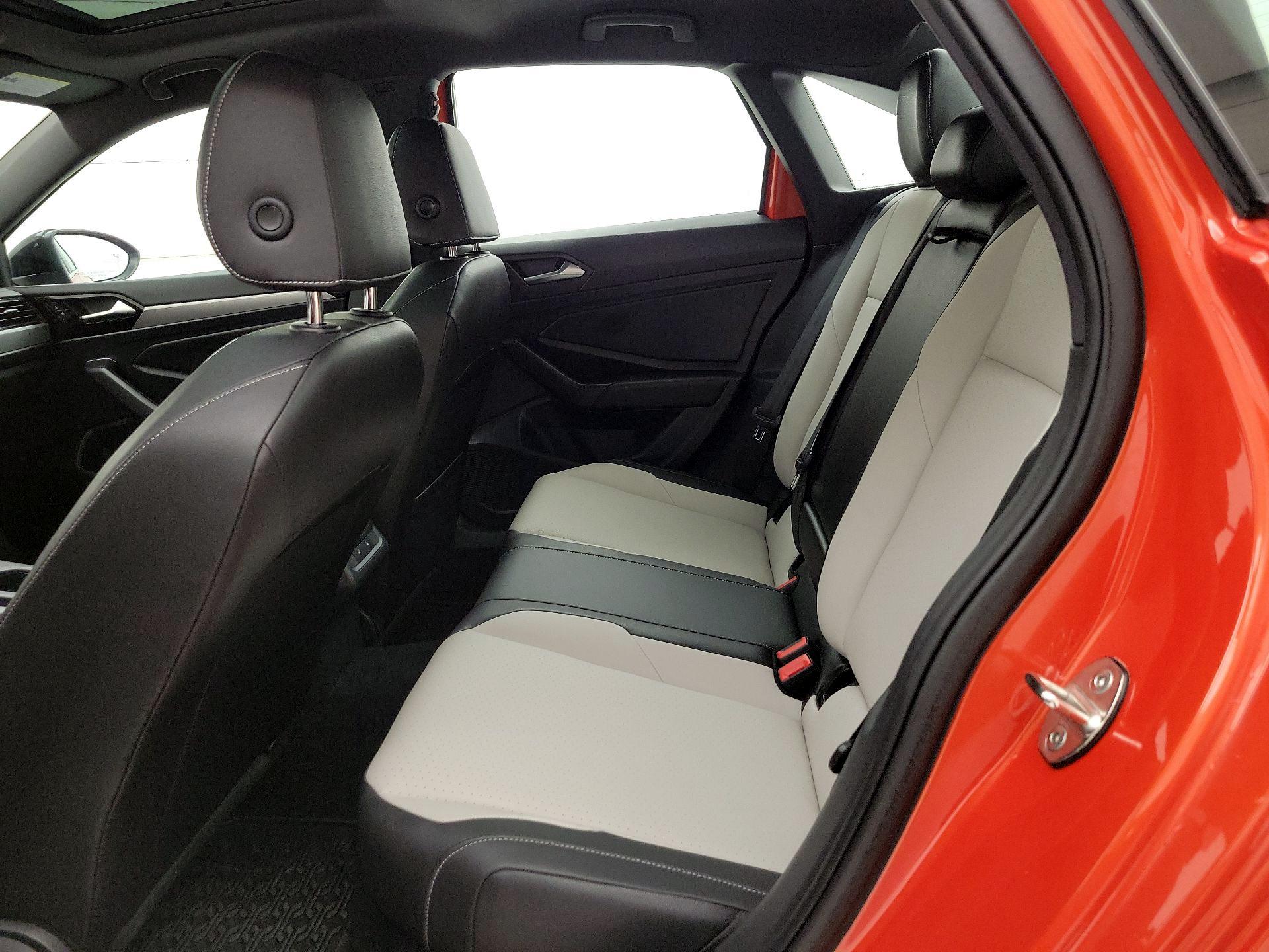 Thumbnail: 2019 Volkswagen Jetta - 20