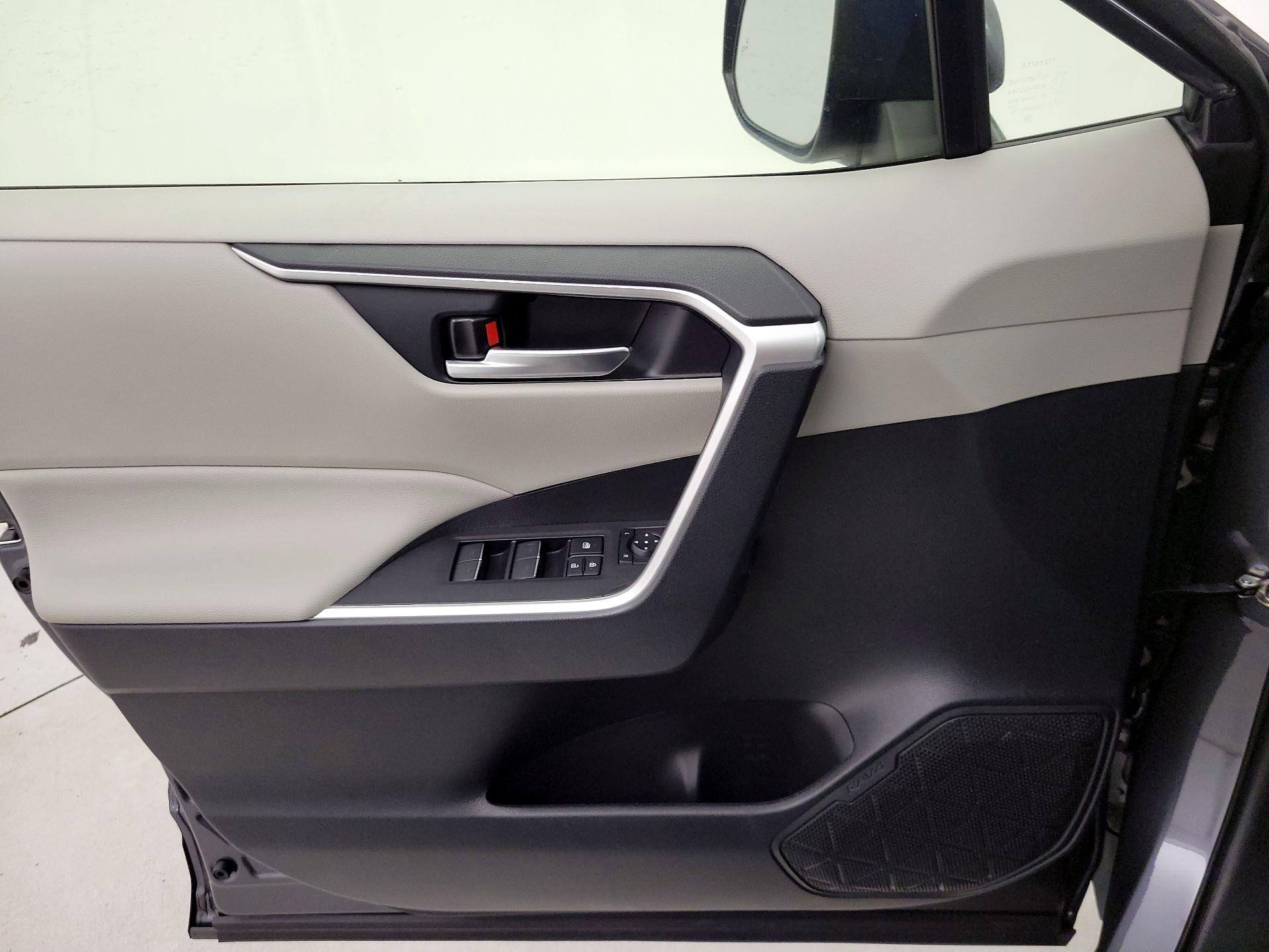 Thumbnail: 2023 Toyota RAV4 - 12