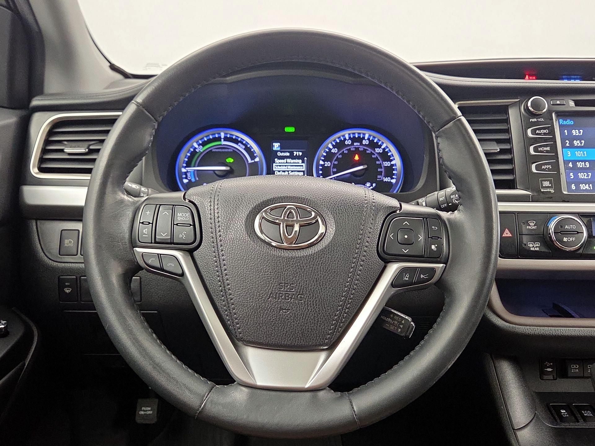 Thumbnail: 2019 Toyota Highlander - 10