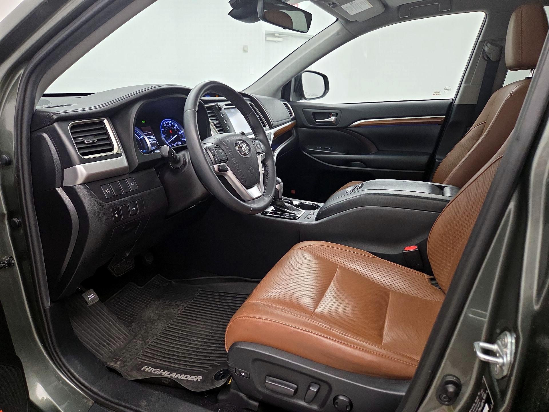 Thumbnail: 2019 Toyota Highlander - 11