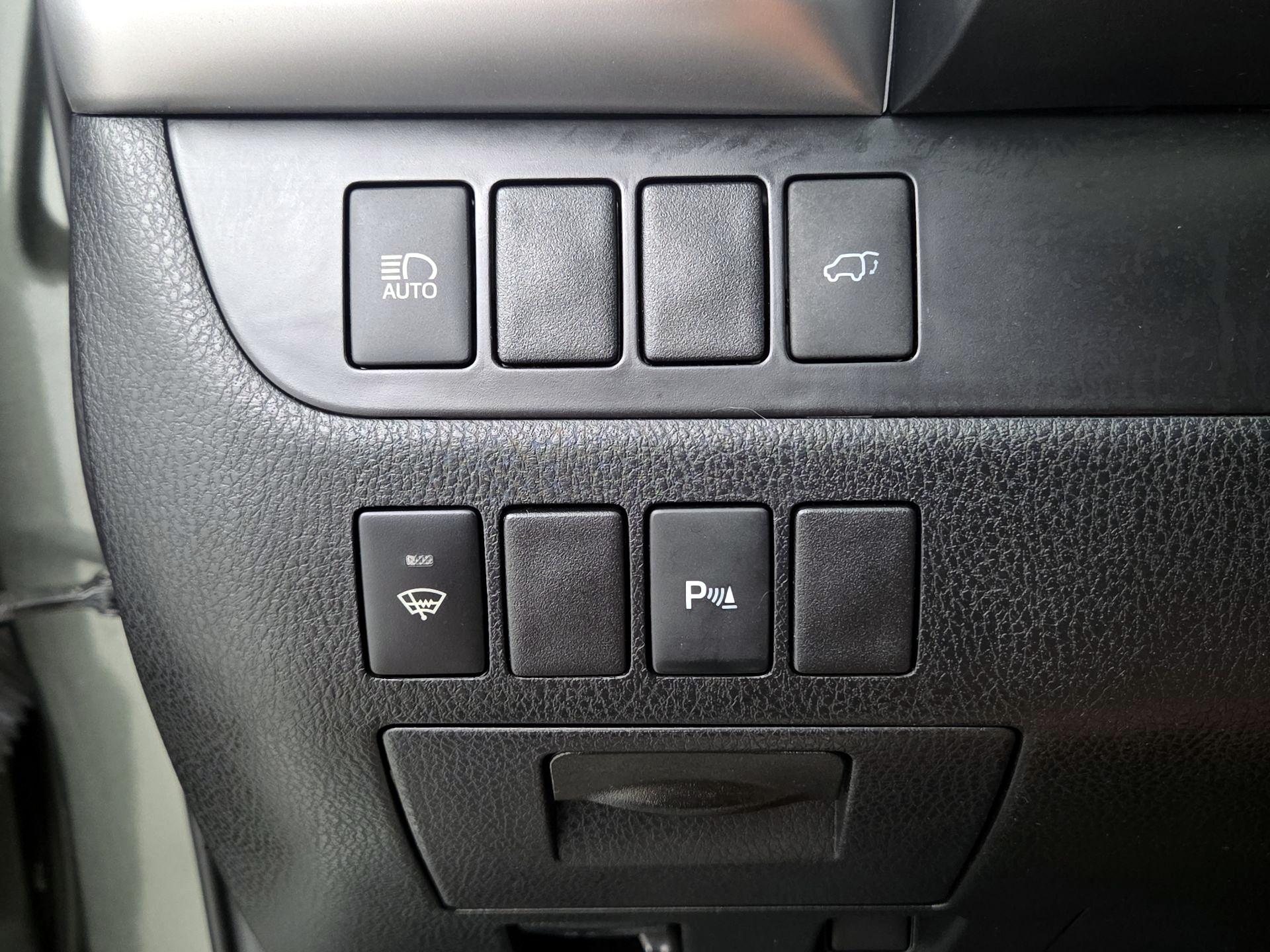 Thumbnail: 2019 Toyota Highlander - 13