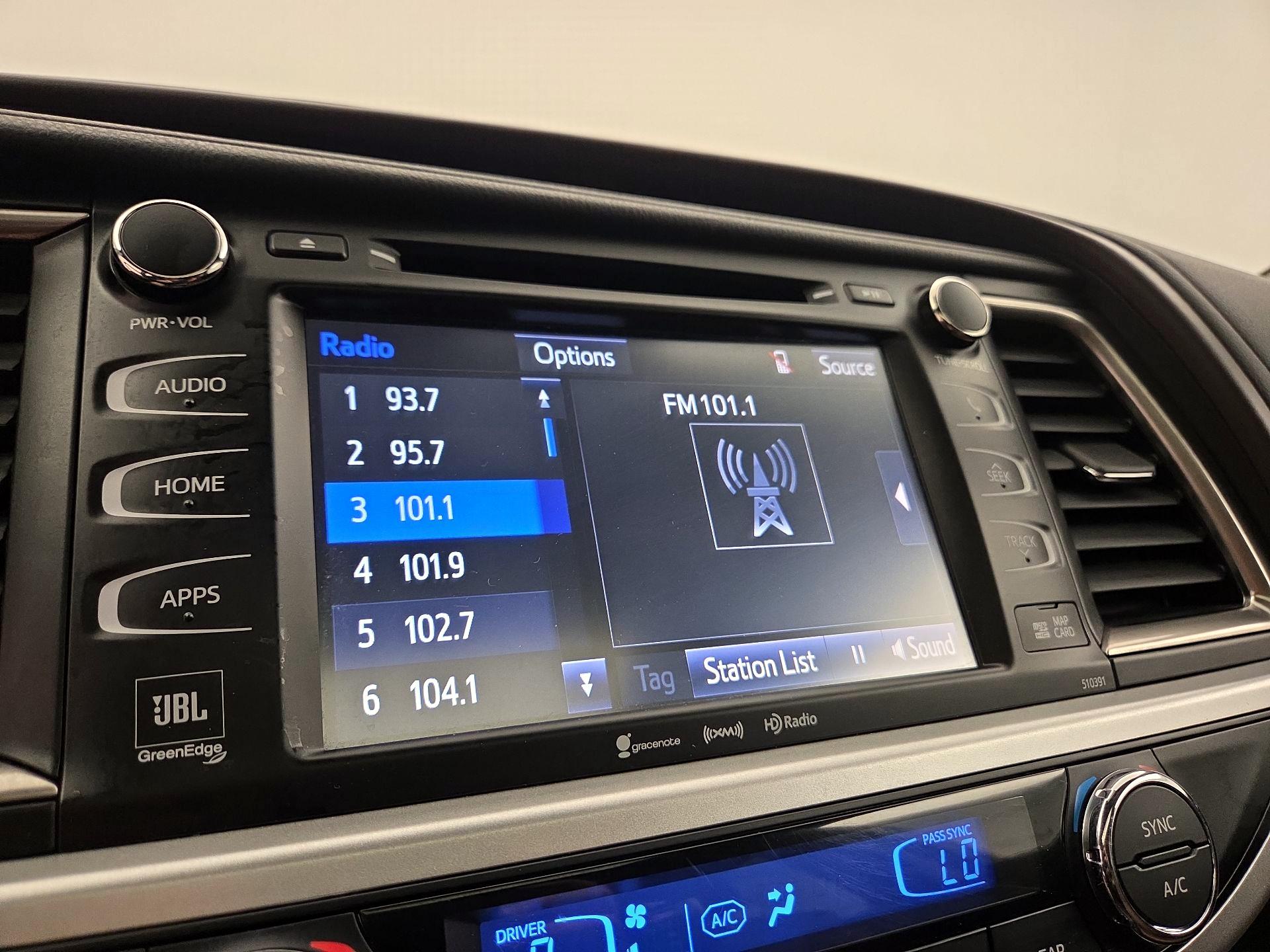 Thumbnail: 2019 Toyota Highlander - 15