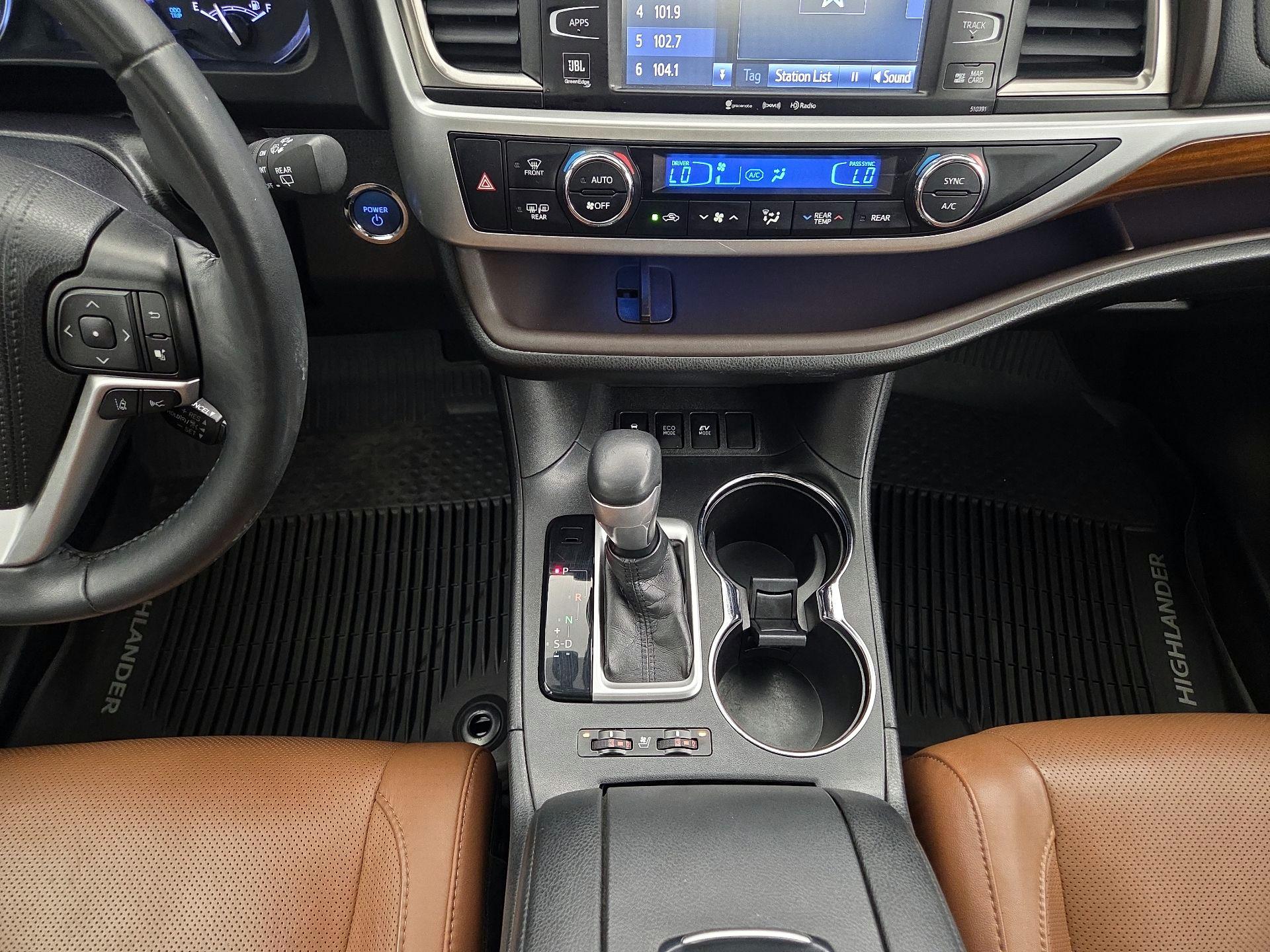 Thumbnail: 2019 Toyota Highlander - 17