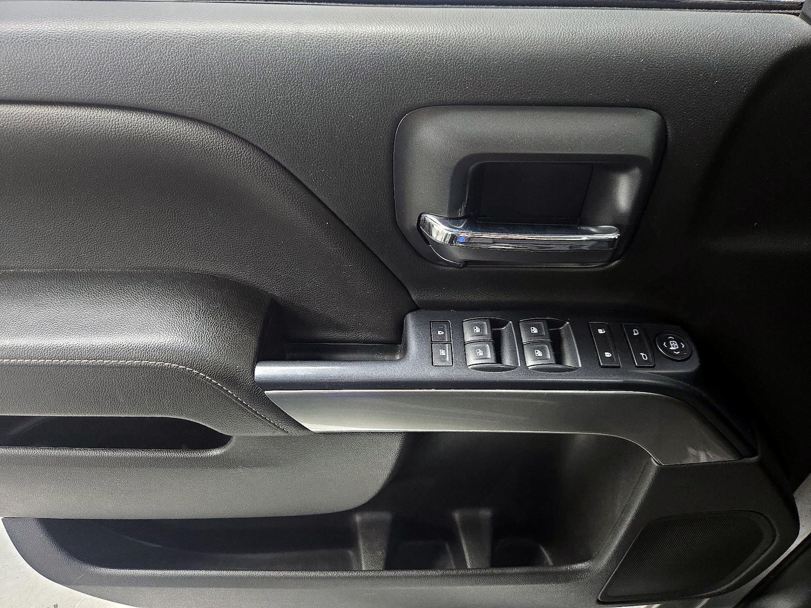 2018 Chevrolet Silverado 1500 LT - Photo 13