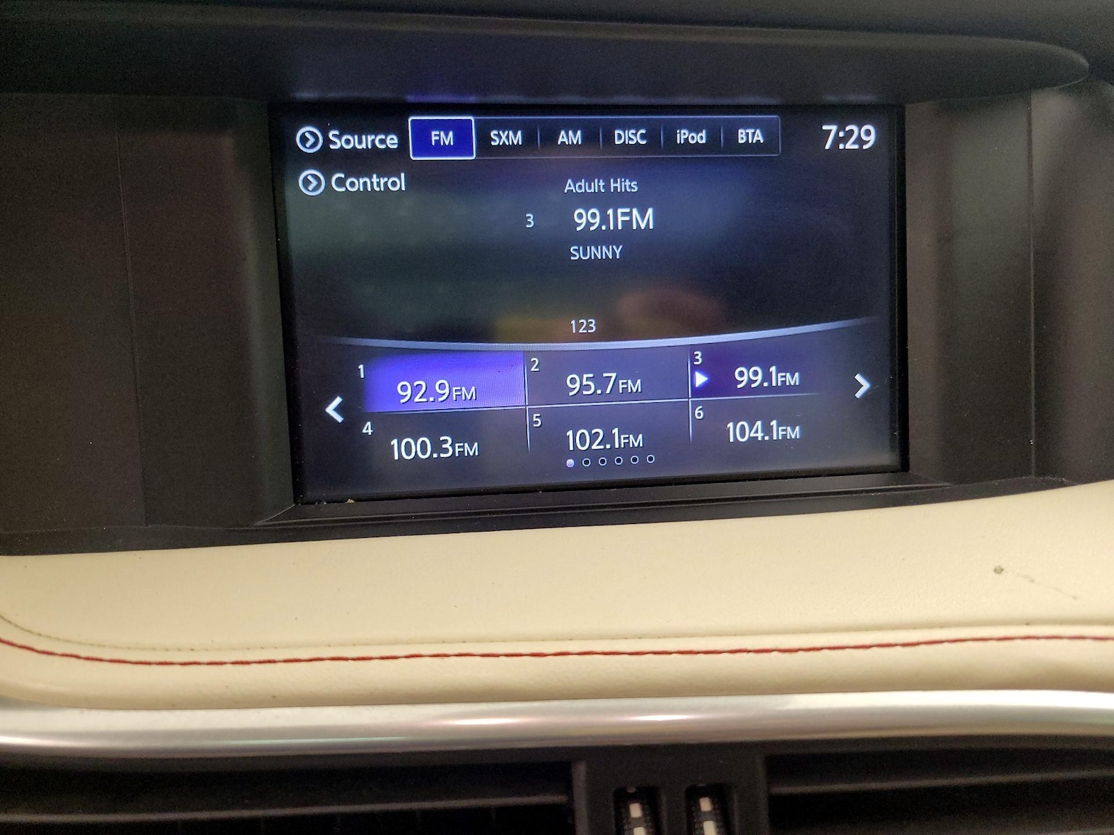 2017 INFINITI QX30 Premium - Photo 17