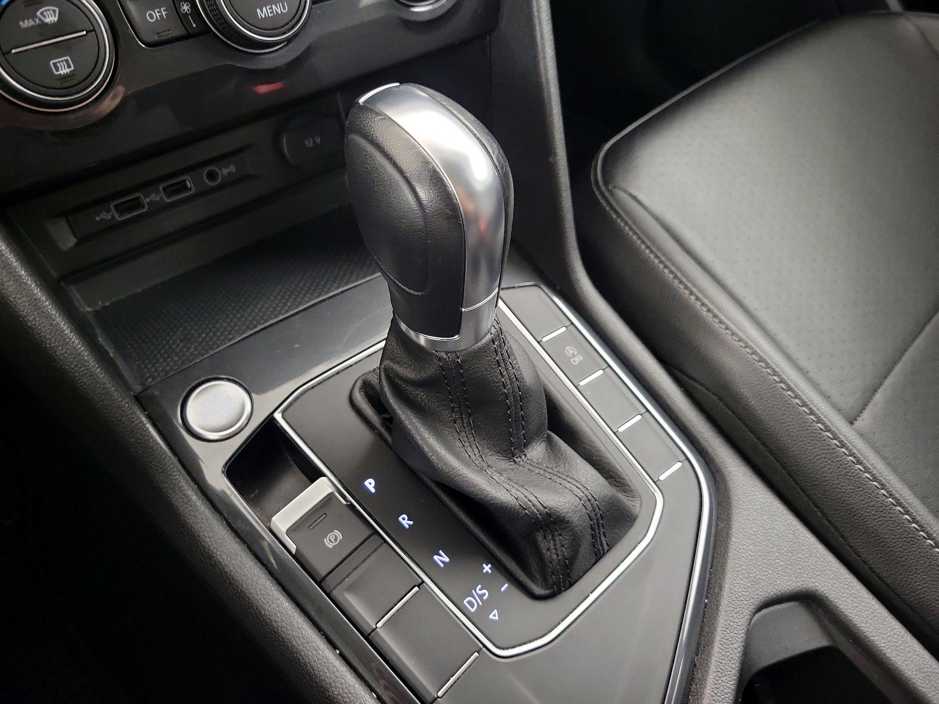 Thumbnail: 2019 Volkswagen Tiguan - 17