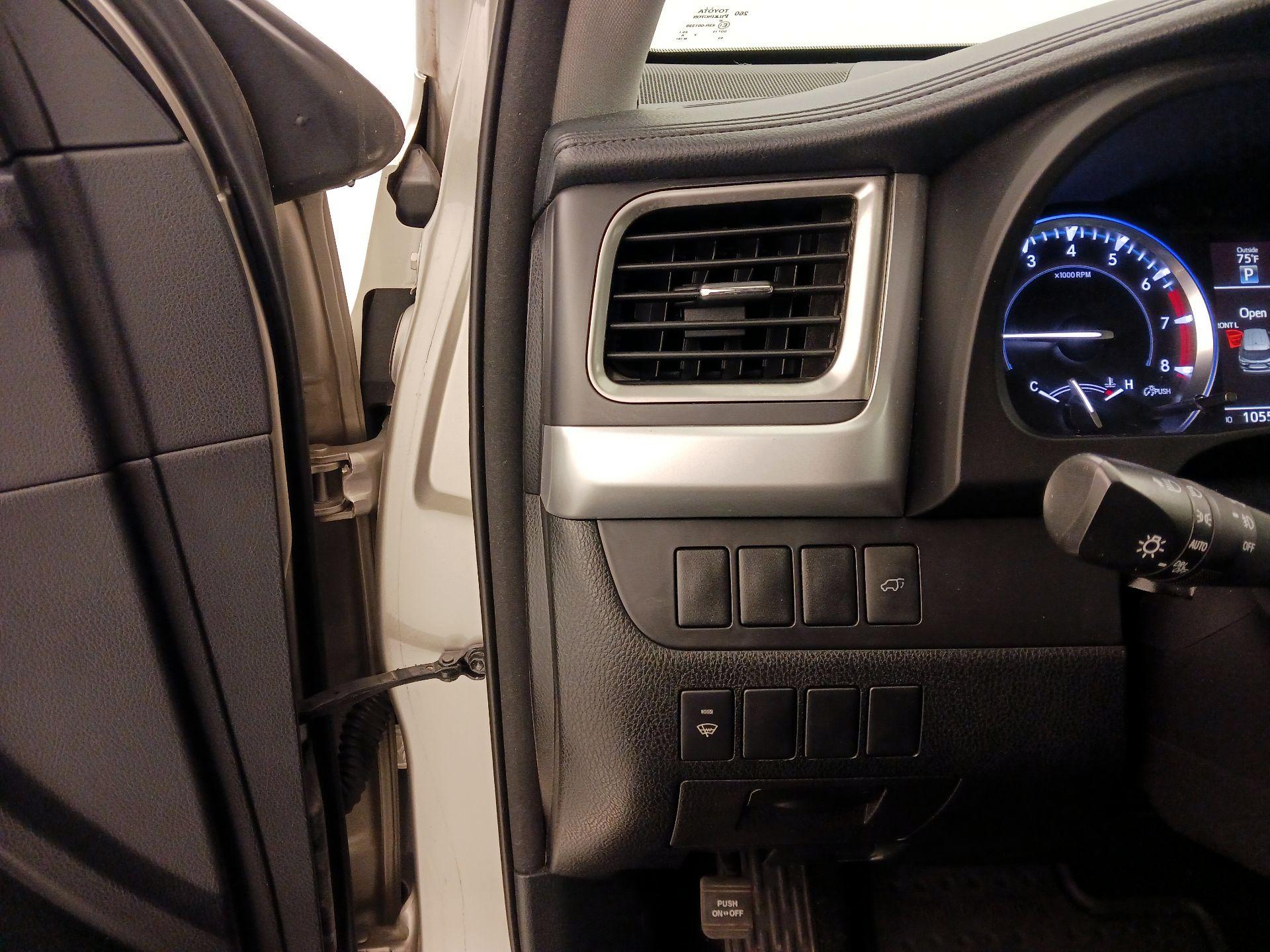 Thumbnail: 2015 Toyota Highlander - 13