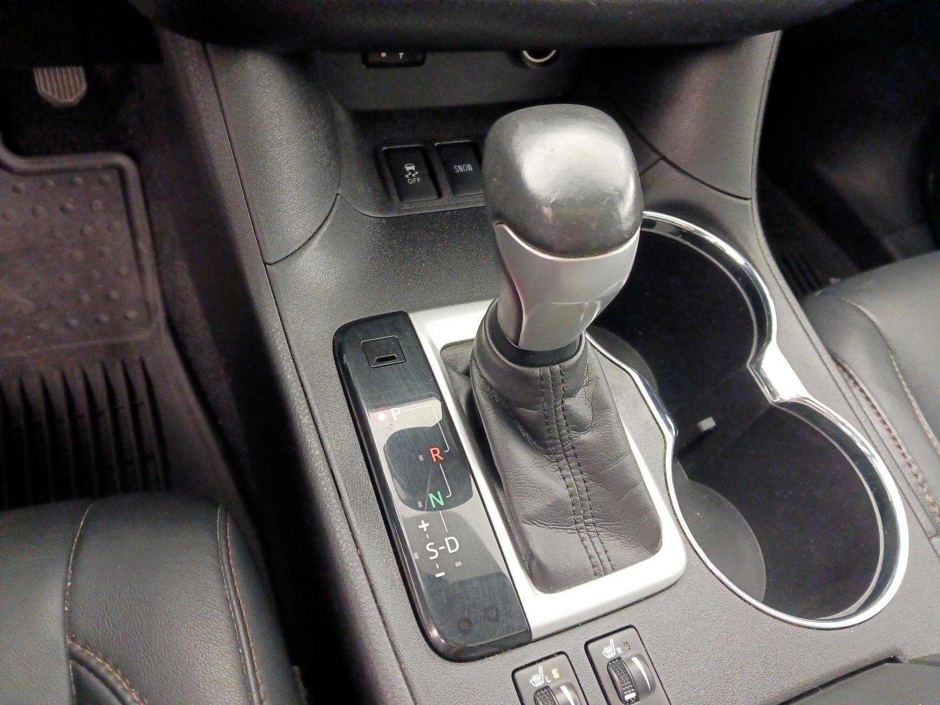 Thumbnail: 2015 Toyota Highlander - 18