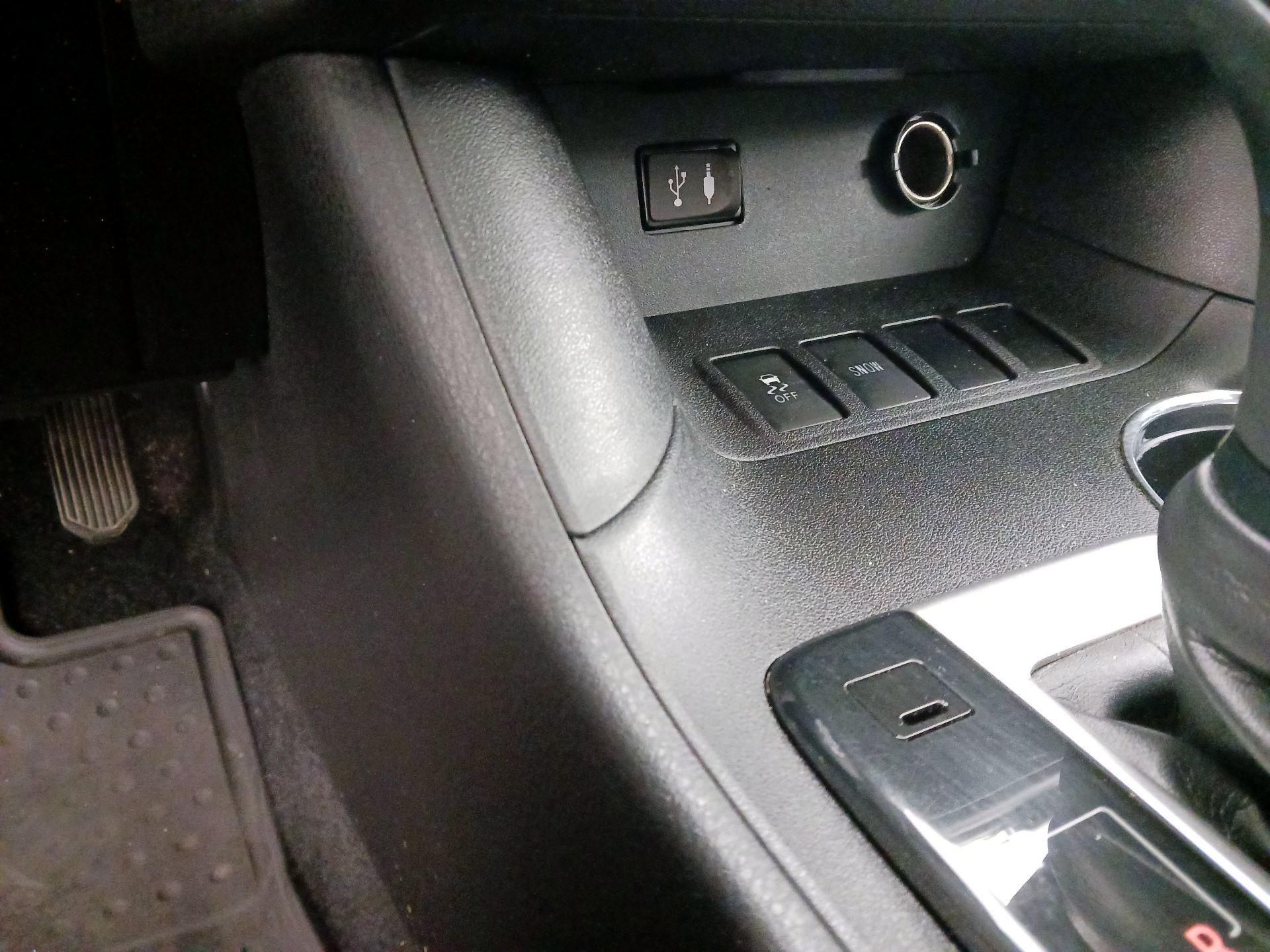 Thumbnail: 2015 Toyota Highlander - 19