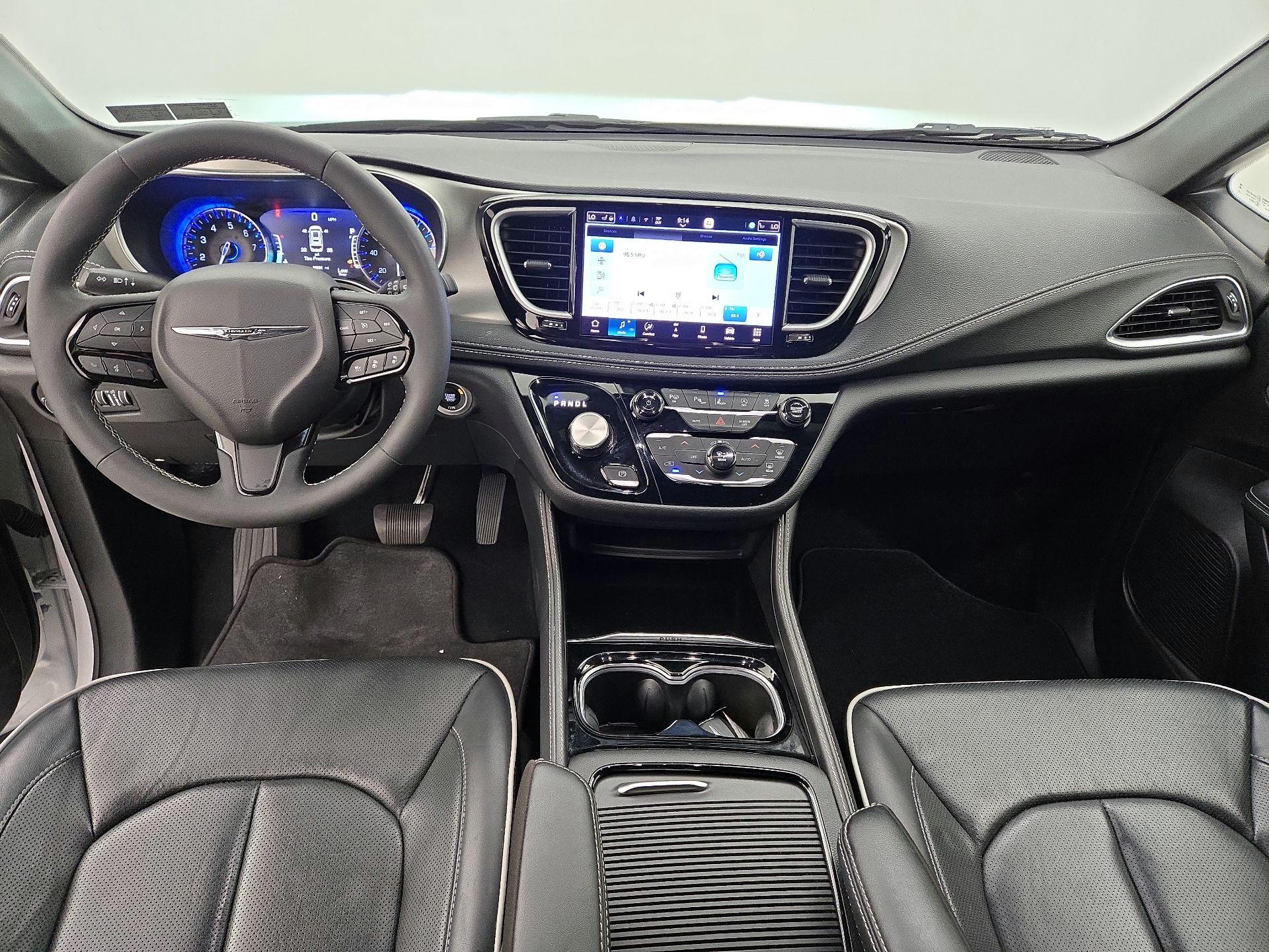 Thumbnail: 2024 Chrysler Pacifica - 9