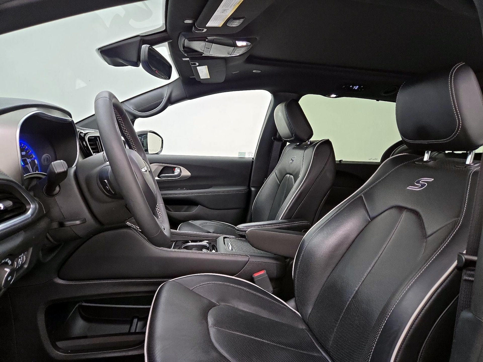 2024 Chrysler Pacifica Limited - Photo 12