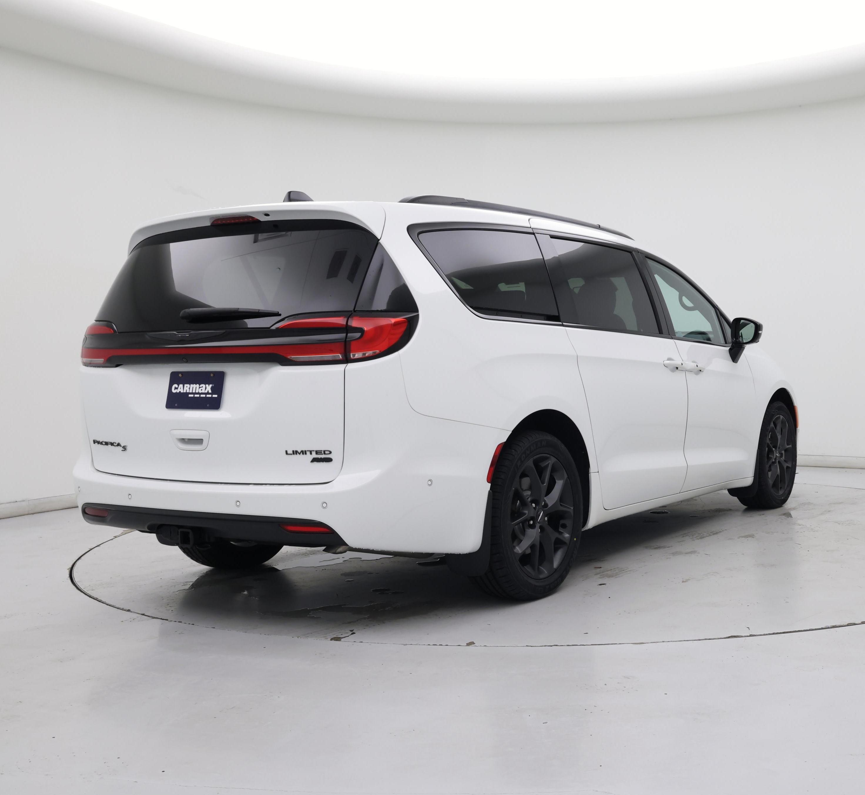 Thumbnail: 2024 Chrysler Pacifica - 8