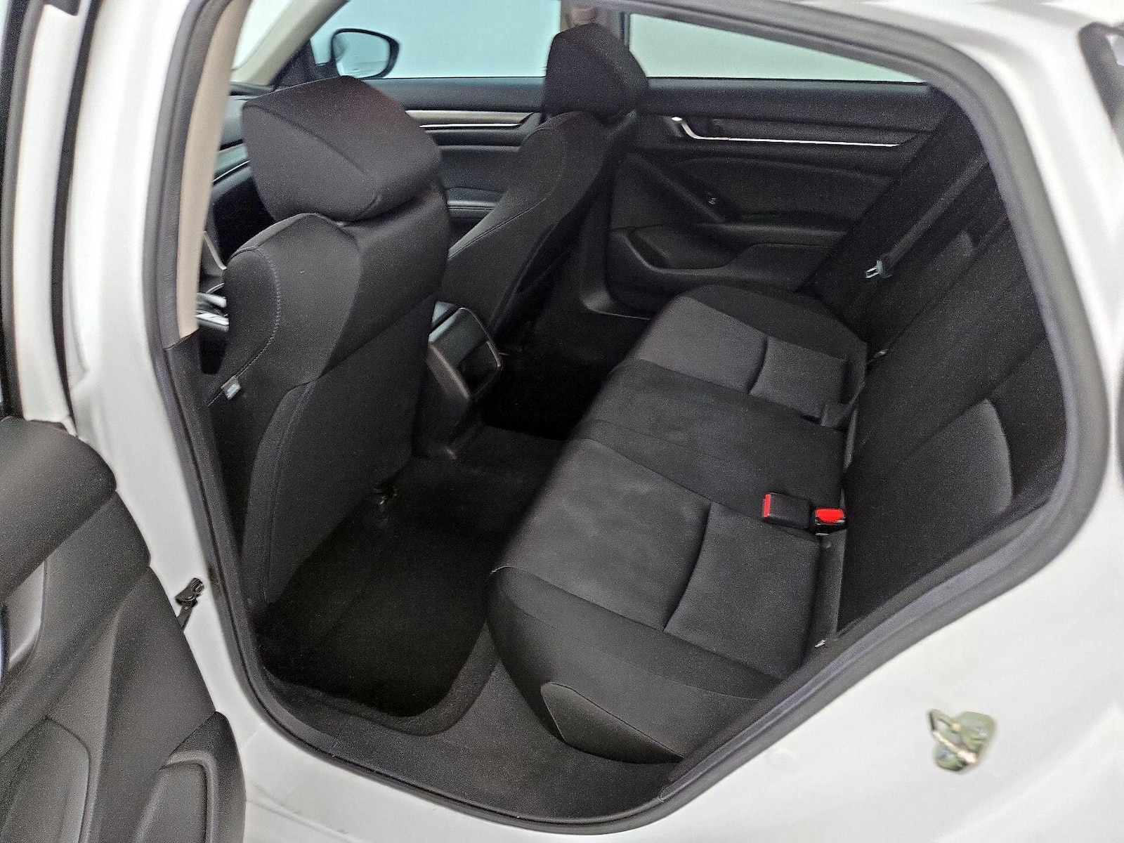2019 Honda Accord LX - Photo 20