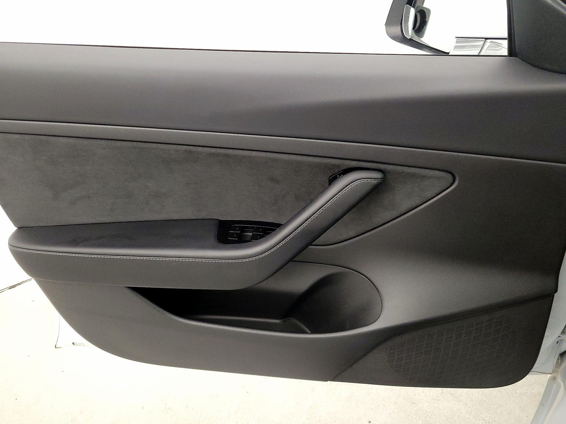 Thumbnail: 2020 Tesla Model 3 - 12