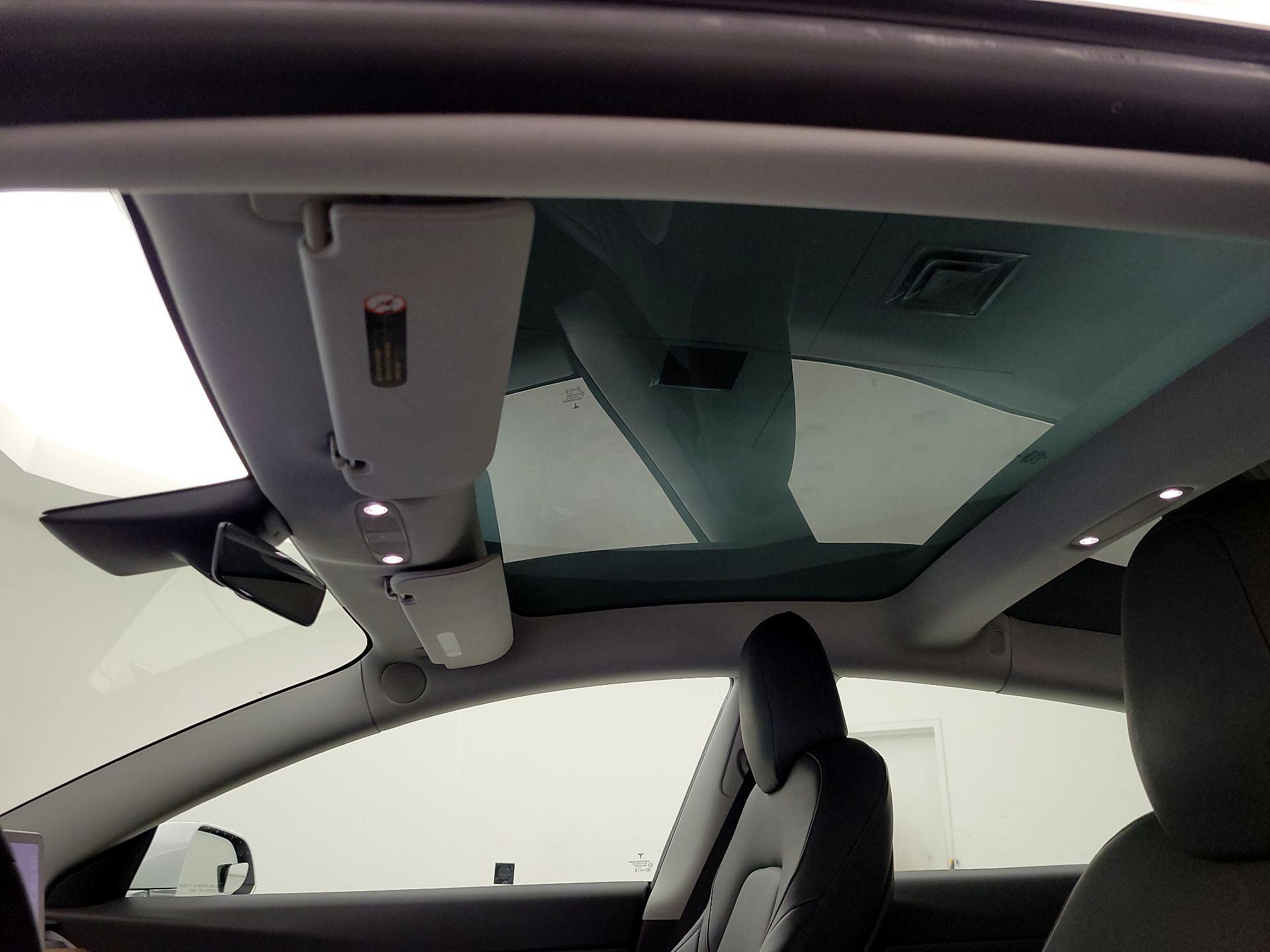 Thumbnail: 2020 Tesla Model 3 - 18