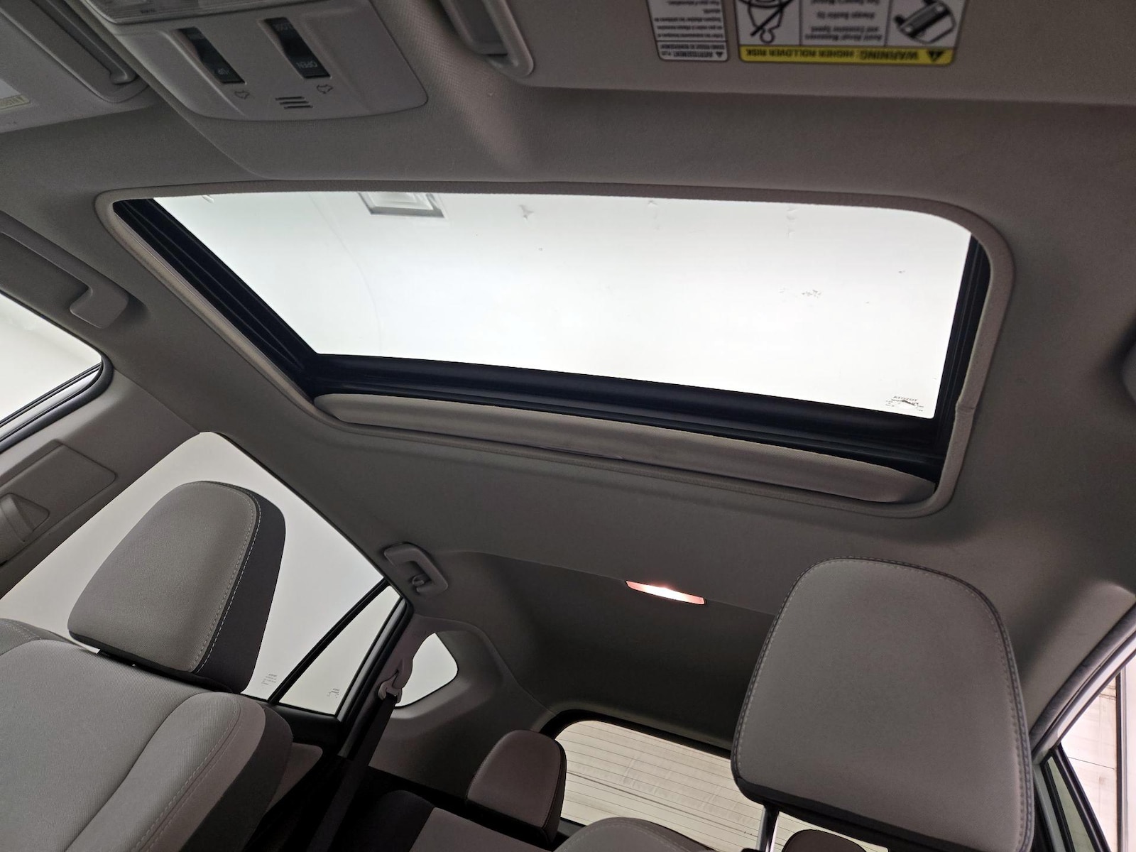 Sunroof(s) & Overhead Airbags