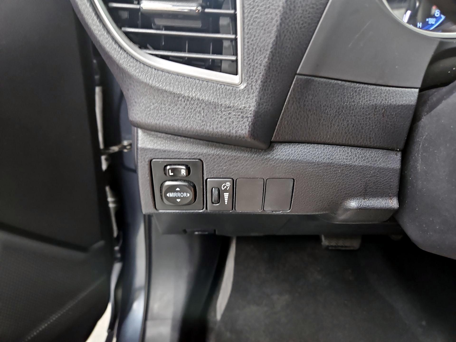 Thumbnail: 2014 Toyota Corolla - 13