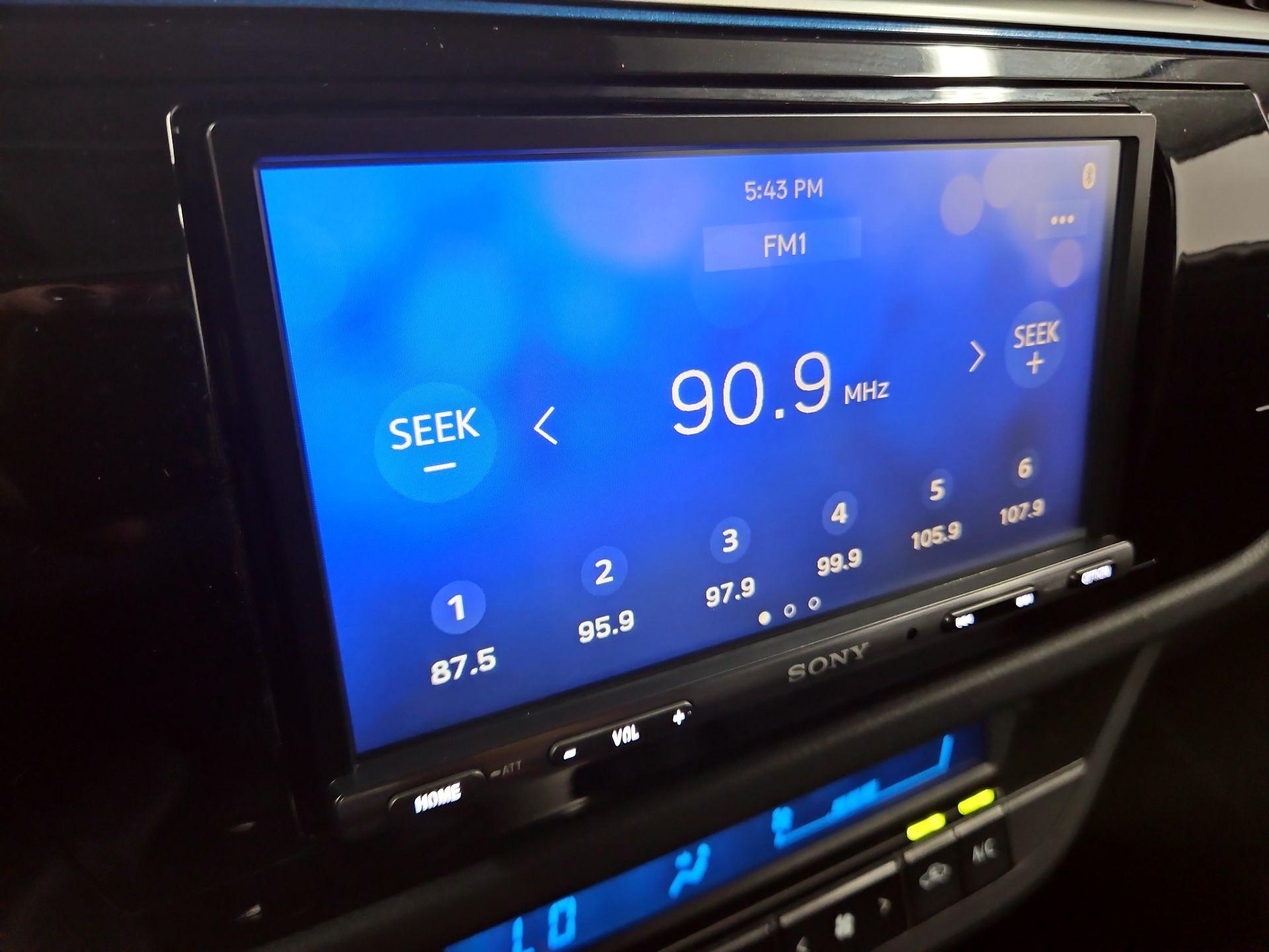 Thumbnail: 2014 Toyota Corolla - 15