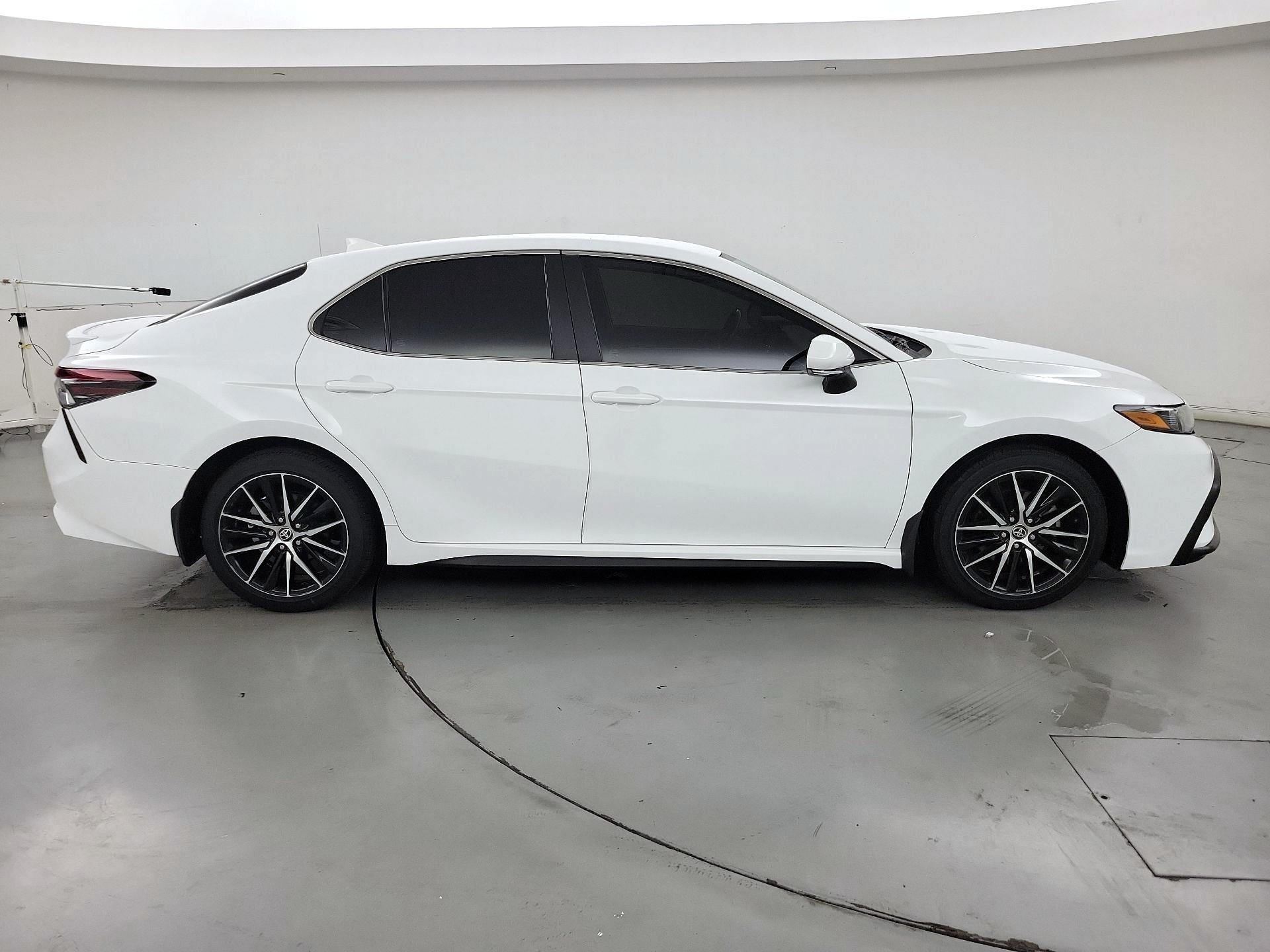 Thumbnail: 2022 Toyota Camry - 4