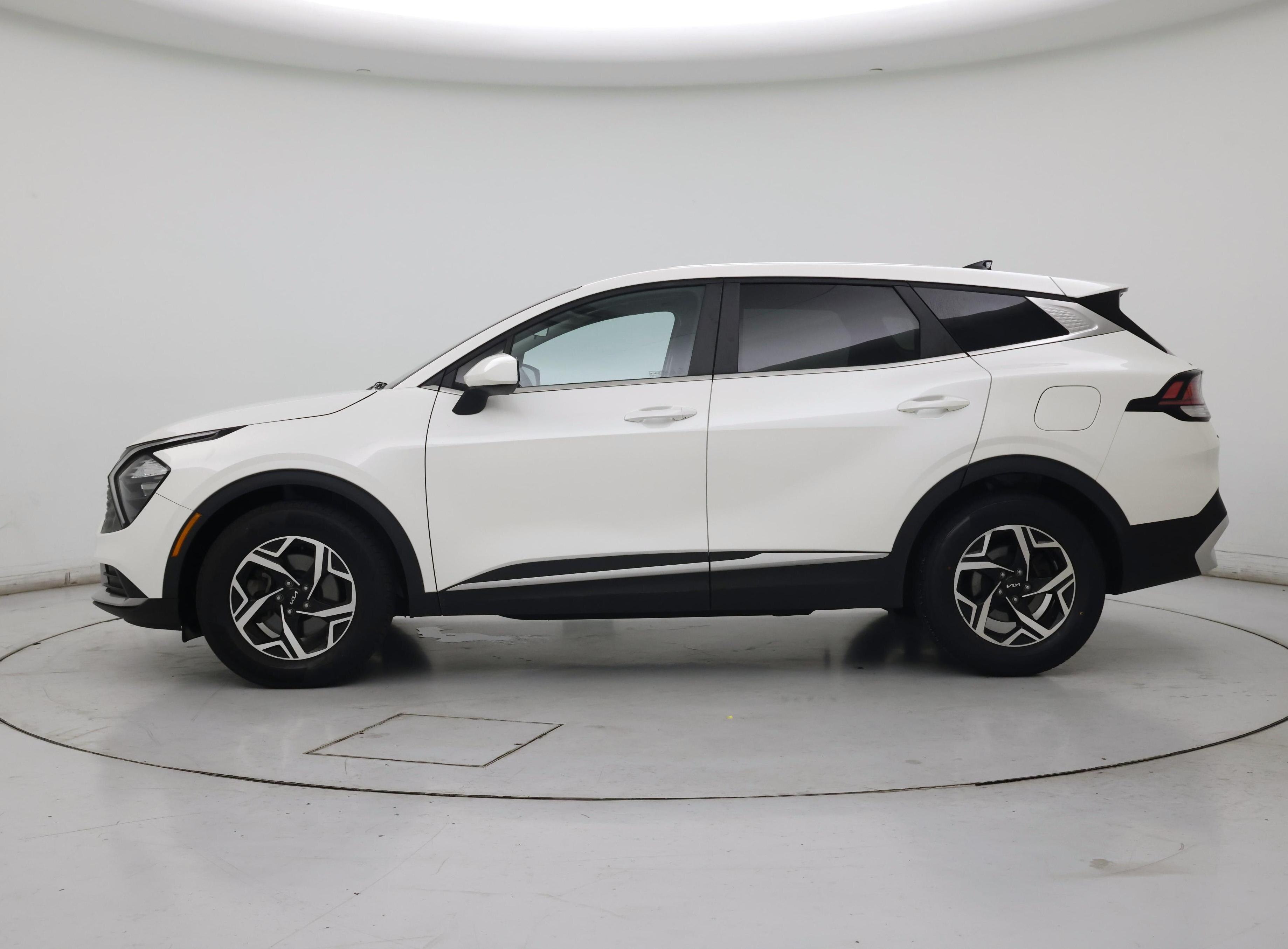 Thumbnail: 2023 Kia Sportage - 3
