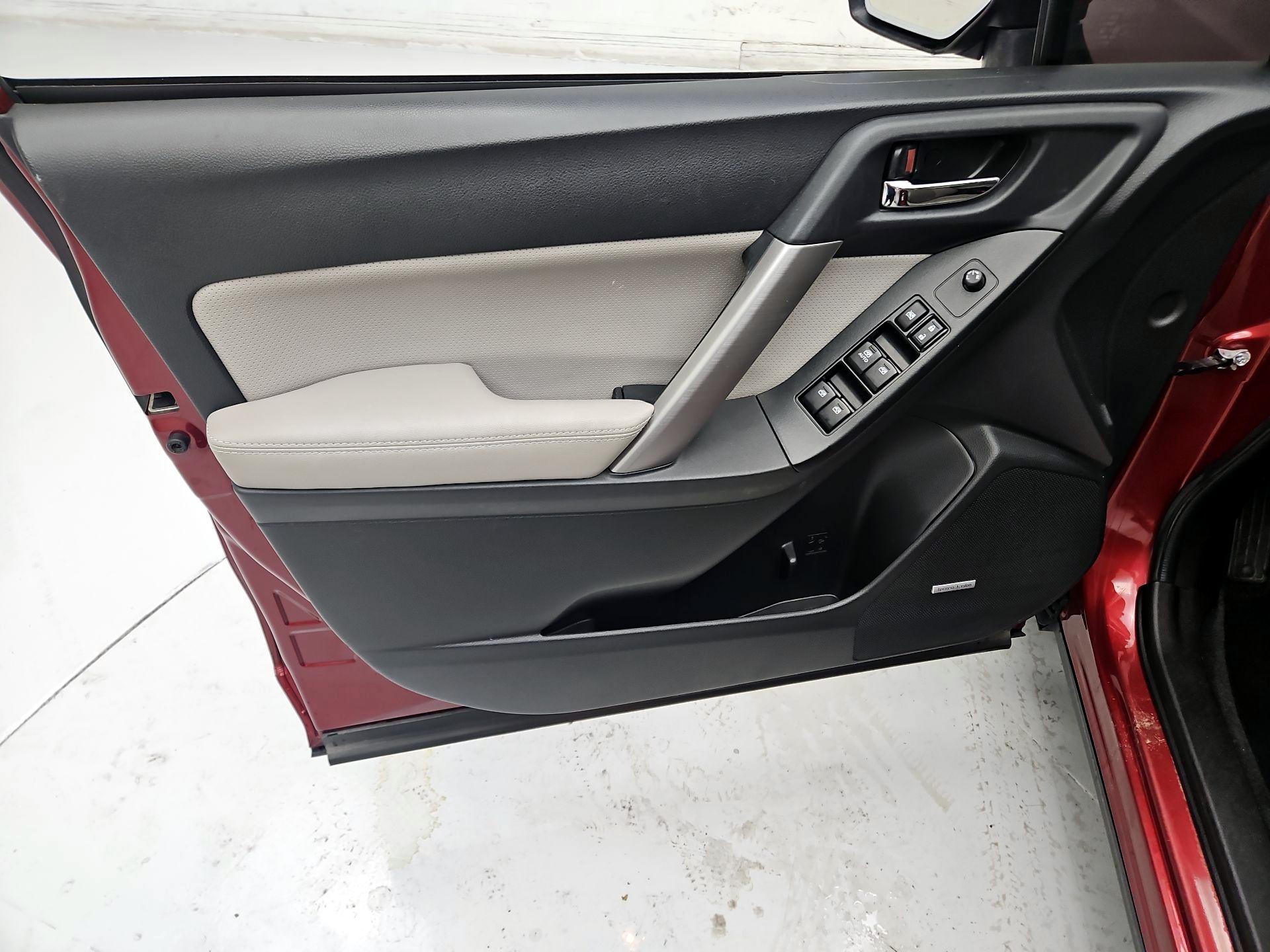 Thumbnail: 2015 Subaru Forester - 12