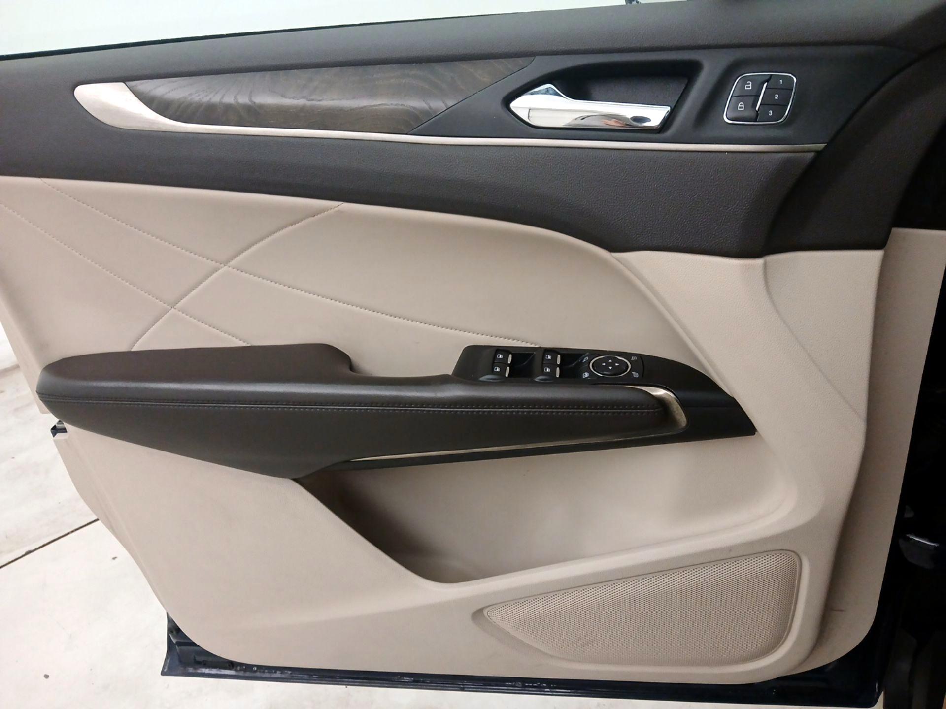 Thumbnail: 2018 Lincoln MKC - 12