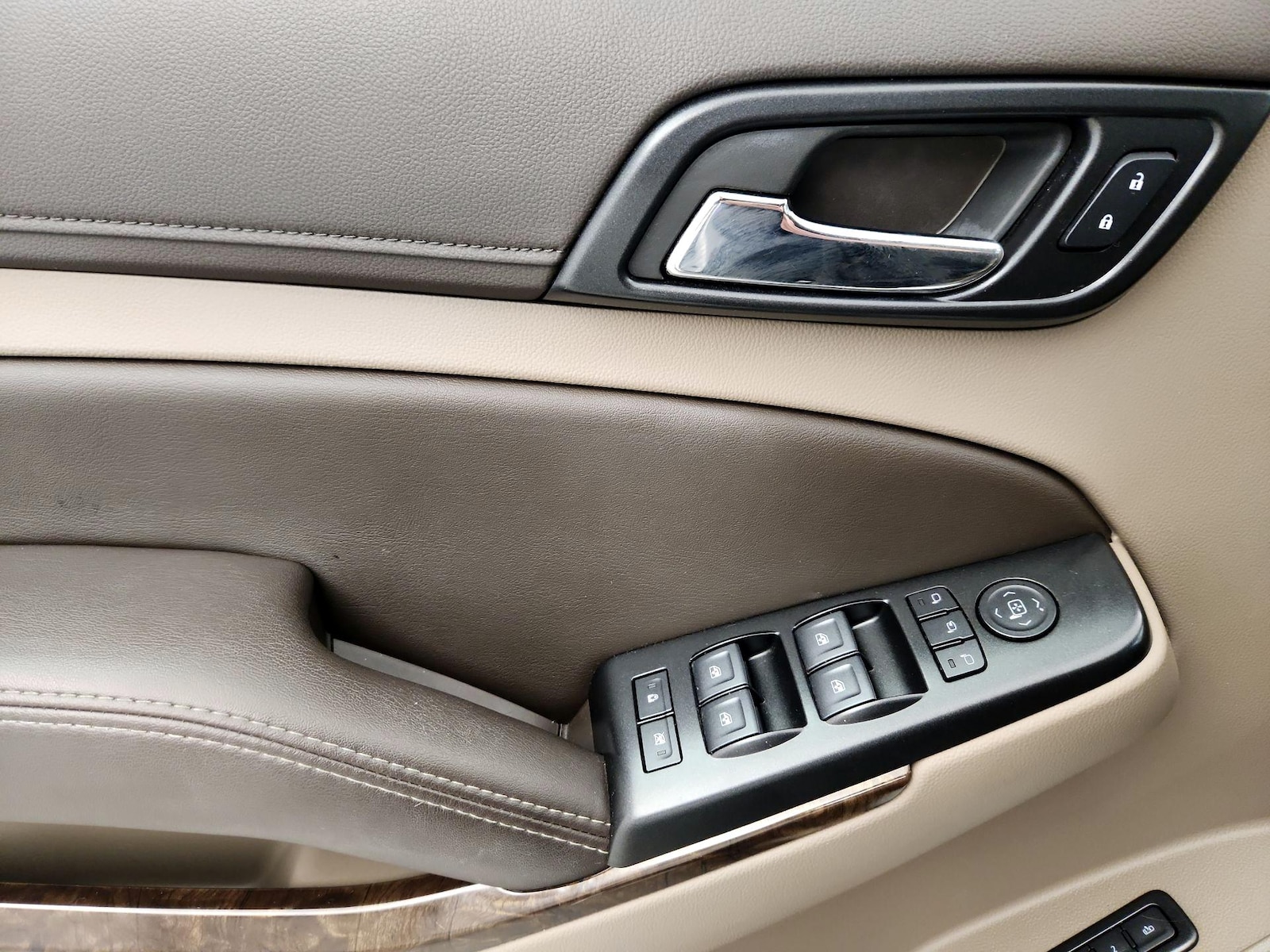 2020 Chevrolet Tahoe LT - Photo 13