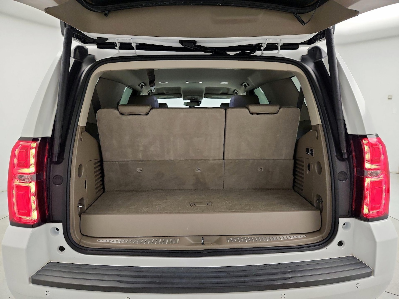 2020 Chevrolet Tahoe LT - Photo 23