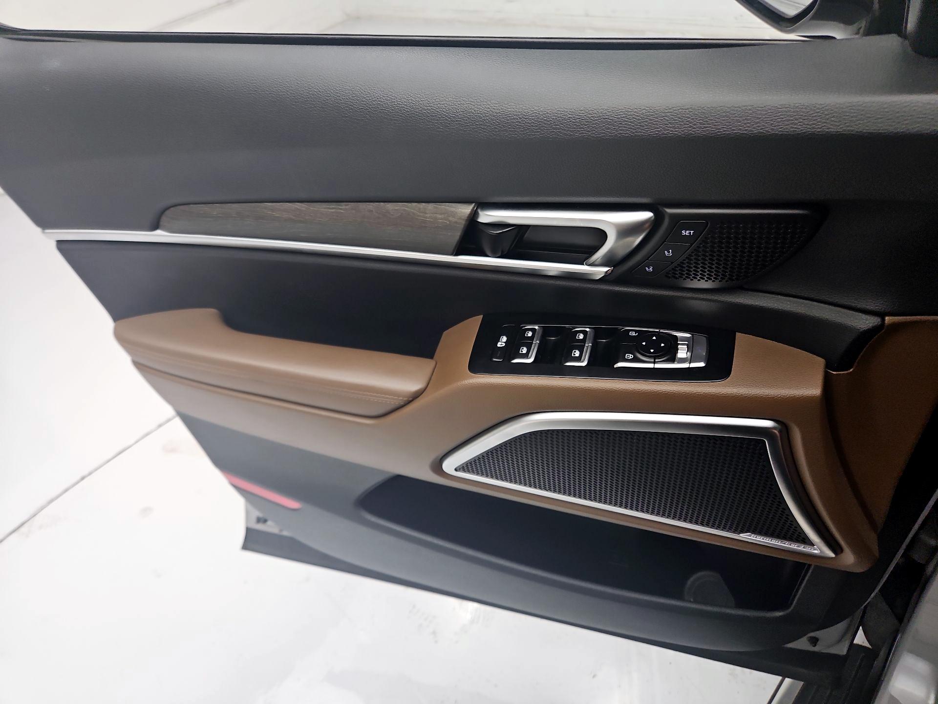 Thumbnail: 2022 Kia Telluride - 12