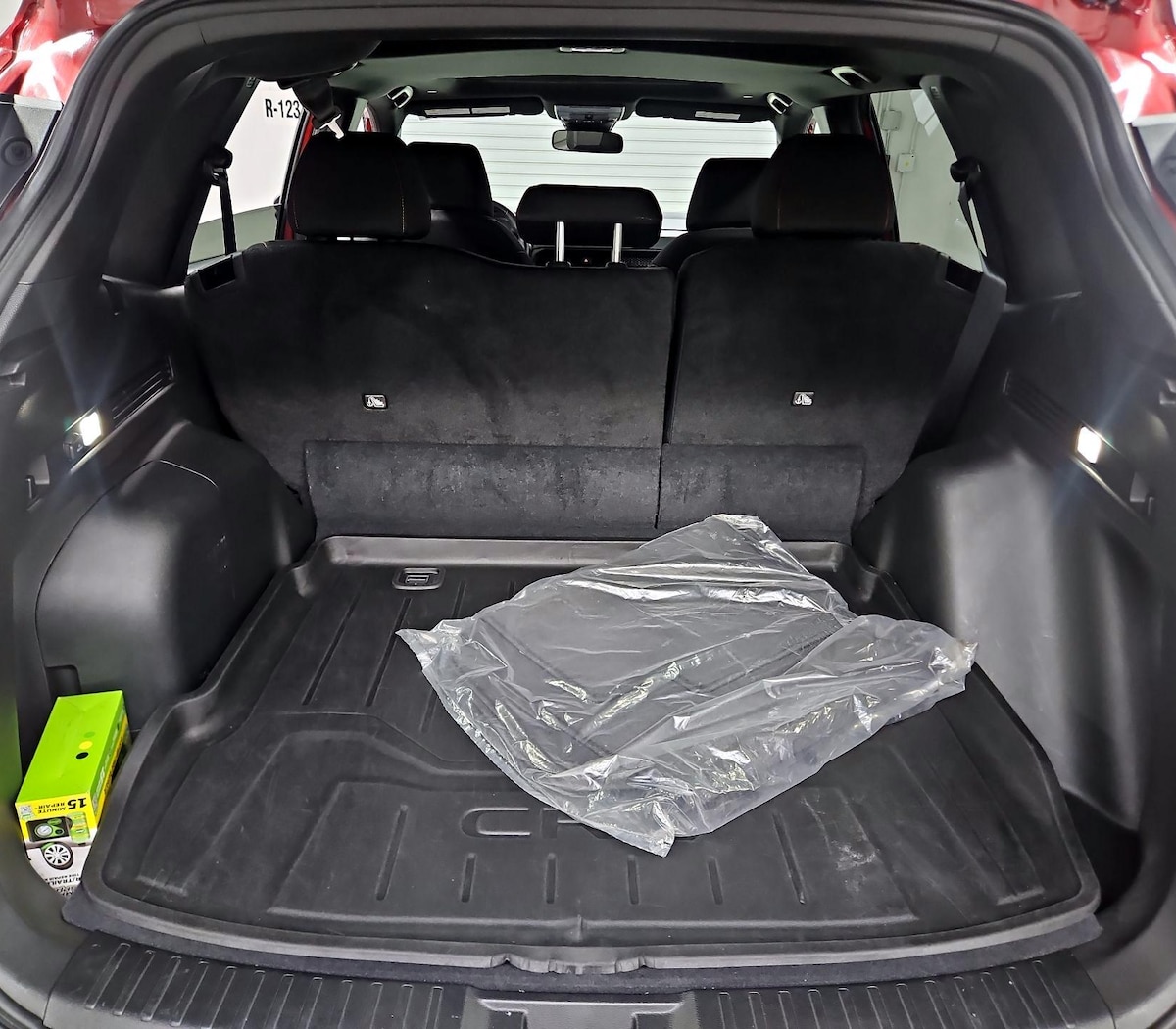Trunk/Cargo (Seats Up)