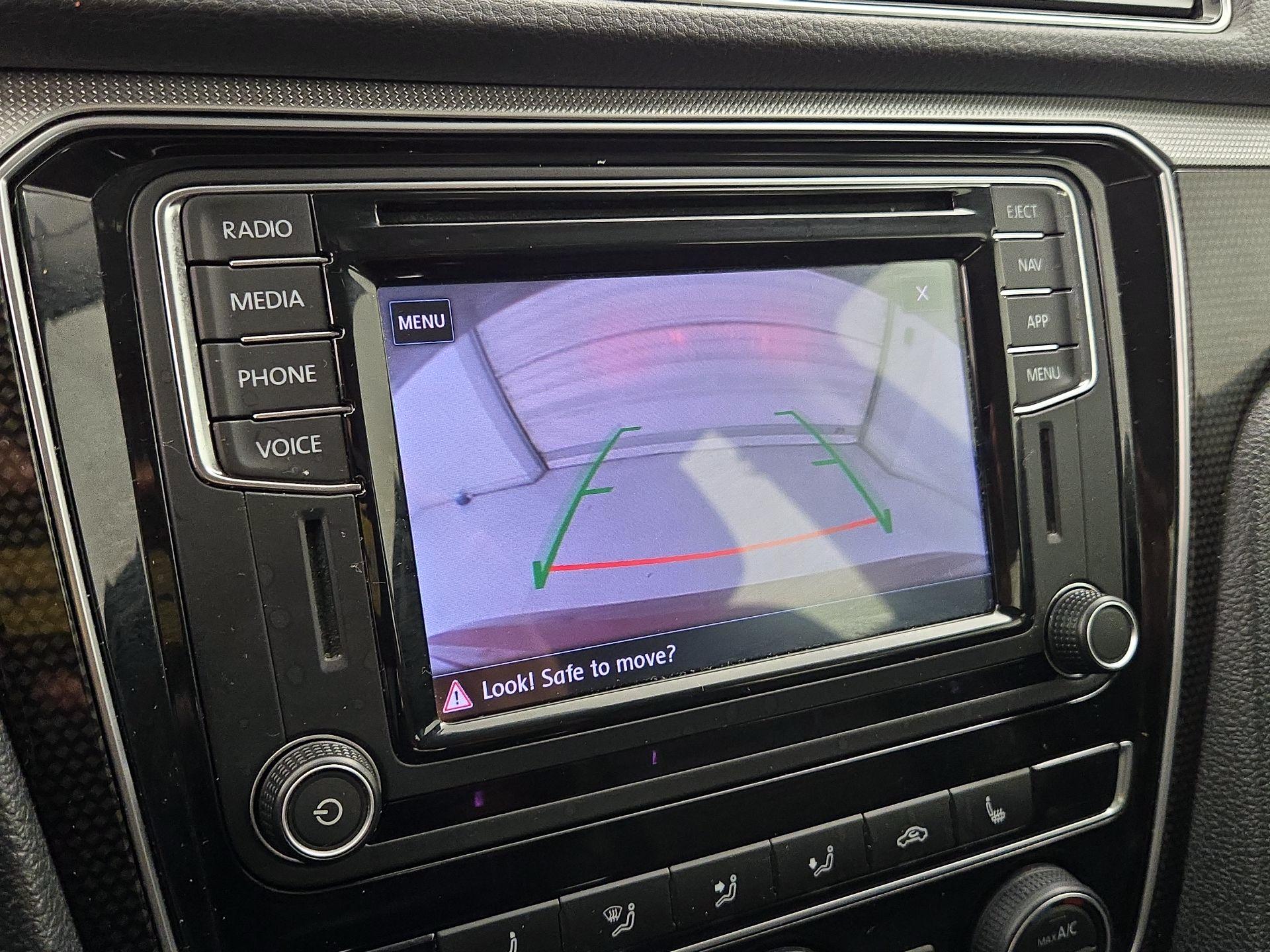 Thumbnail: 2019 Volkswagen Passat - 14