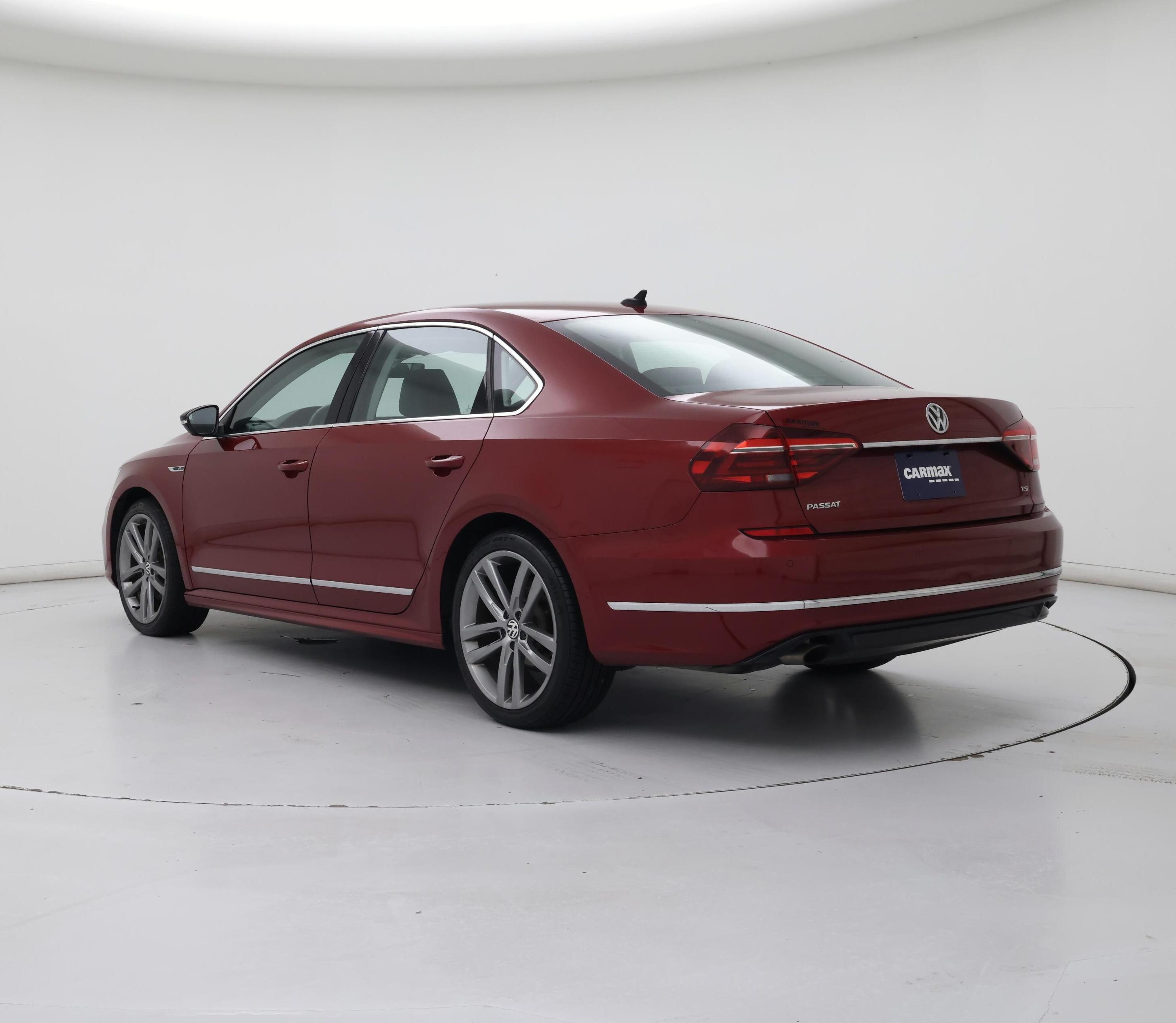 Thumbnail: 2019 Volkswagen Passat - 2