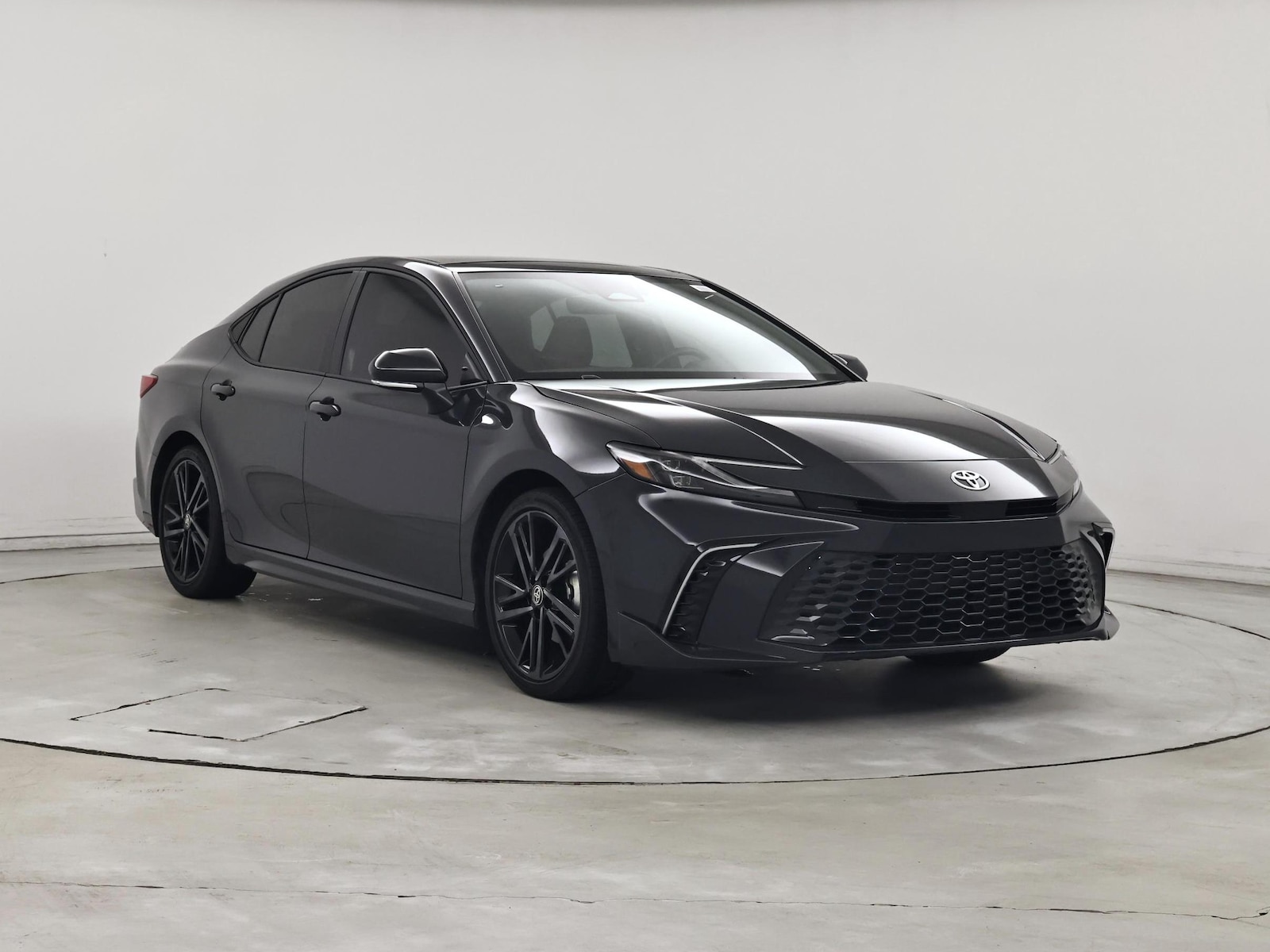 2025 Toyota Camry XSE - Photo 2