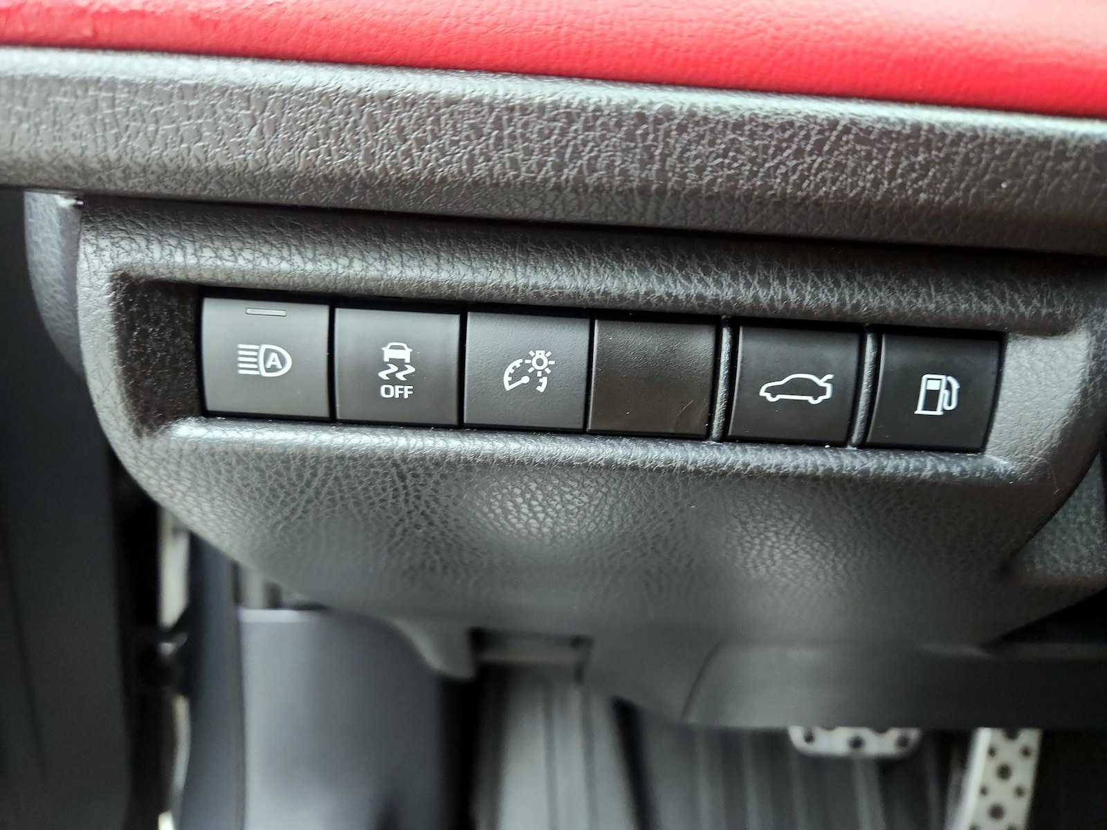 2025 Toyota Camry XSE - Photo 14