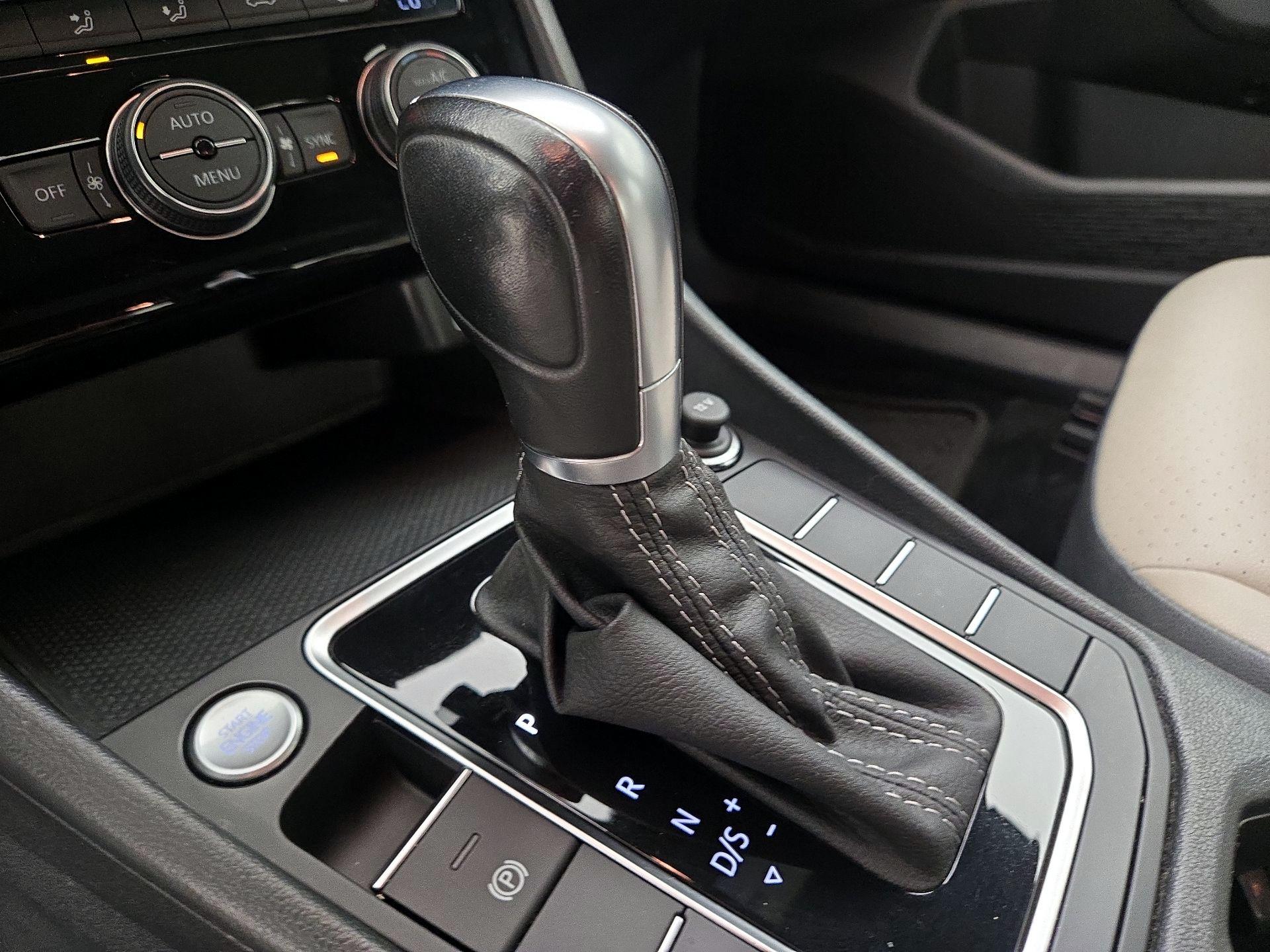Thumbnail: 2019 Volkswagen Jetta - 16