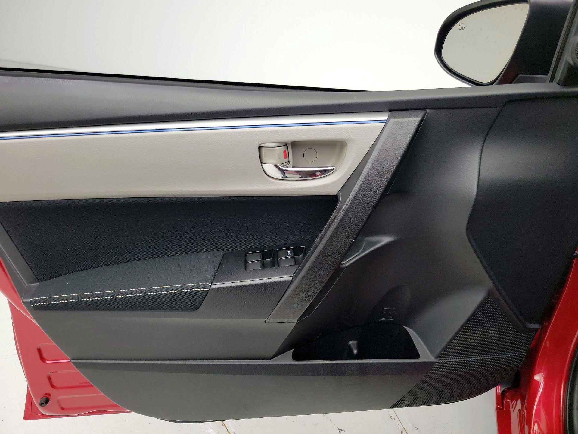Thumbnail: 2014 Toyota Corolla - 12