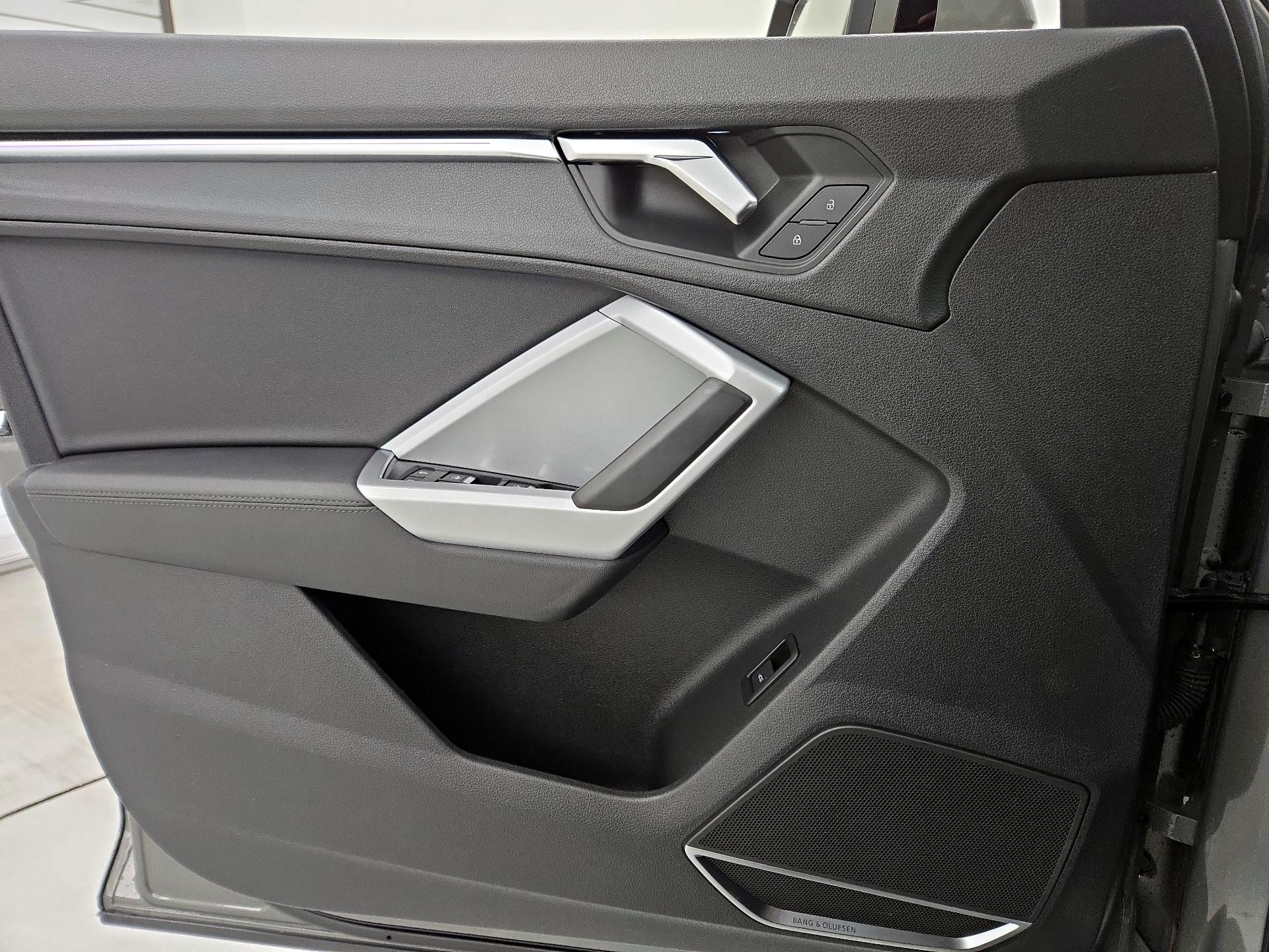 Thumbnail: 2021 Audi Q3 - 12