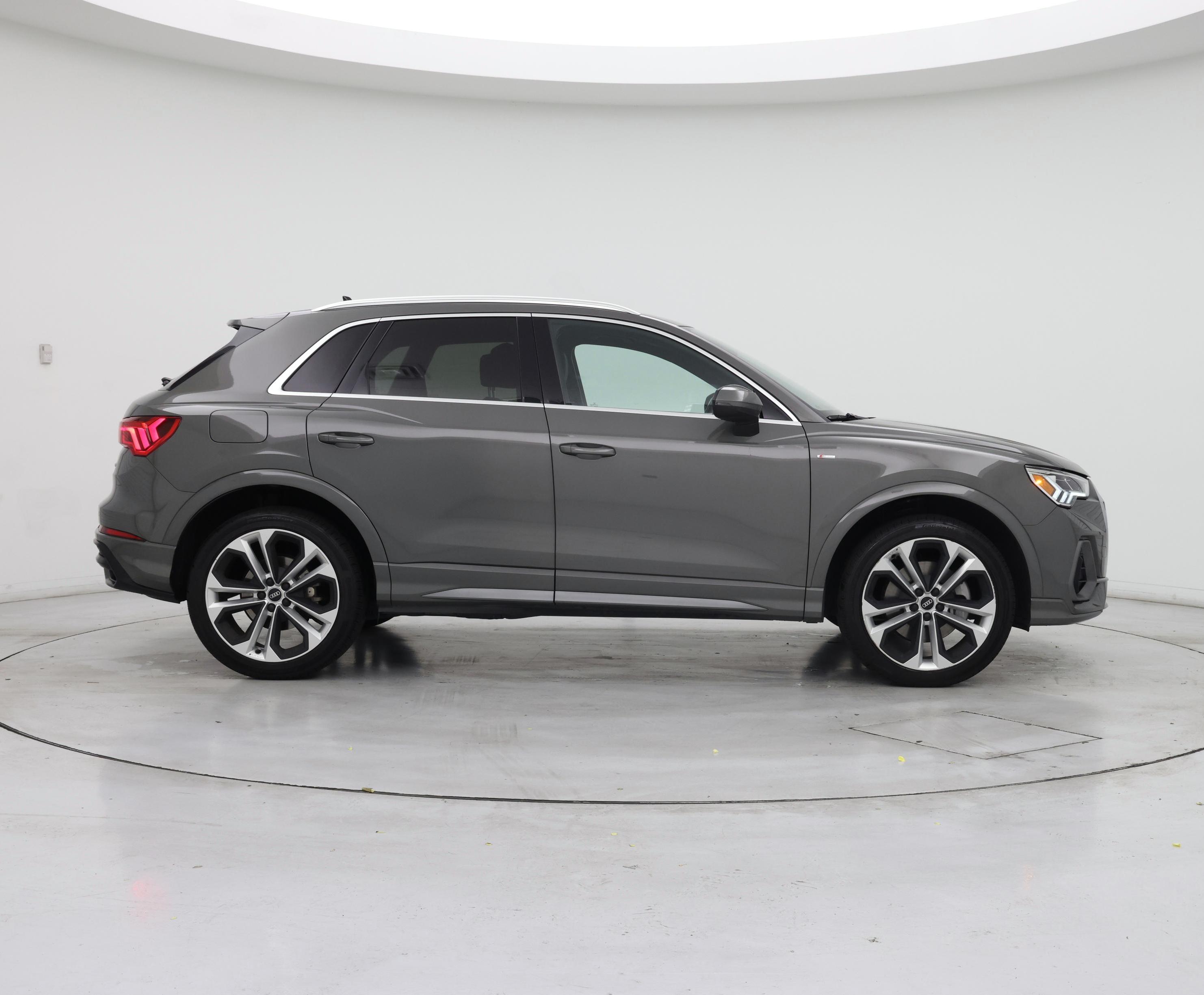 Thumbnail: 2021 Audi Q3 - 7