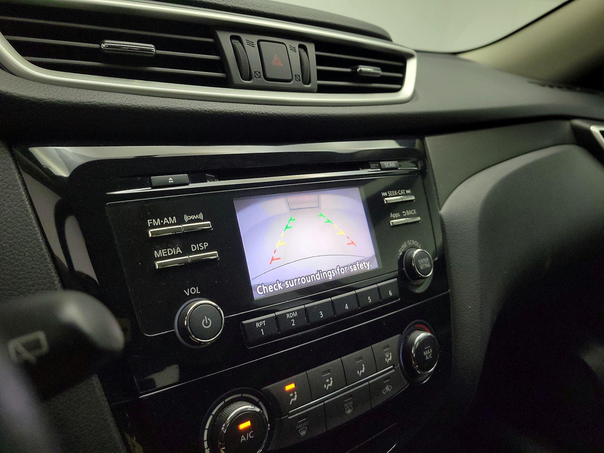 Thumbnail: 2016 Nissan Rogue - 14