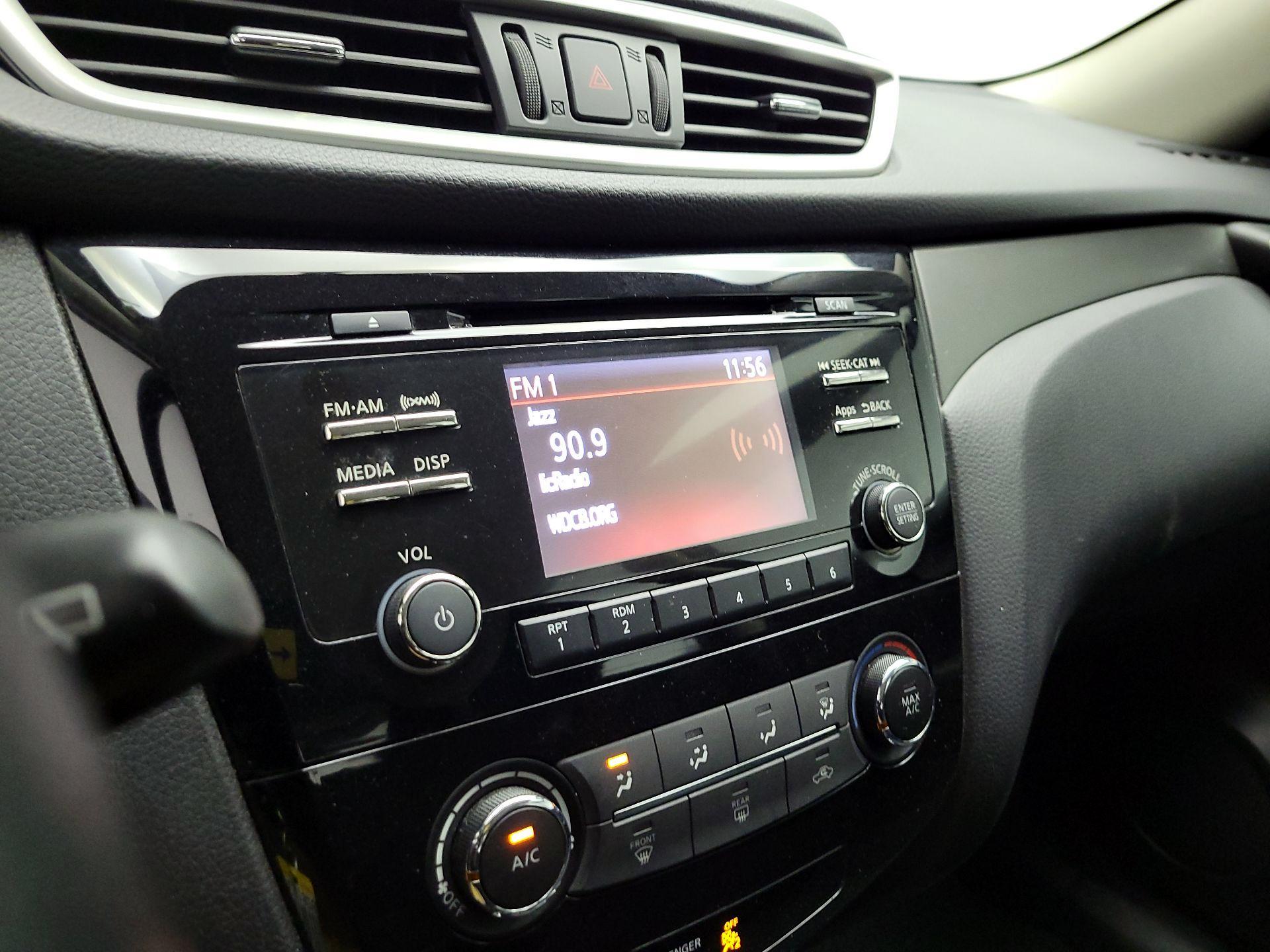 Thumbnail: 2016 Nissan Rogue - 15