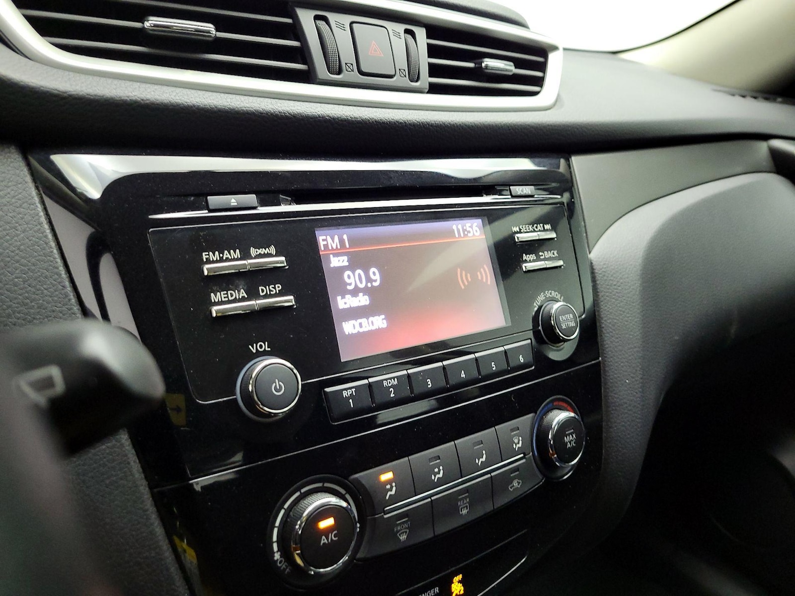 2016 Nissan Rogue S - Photo 16