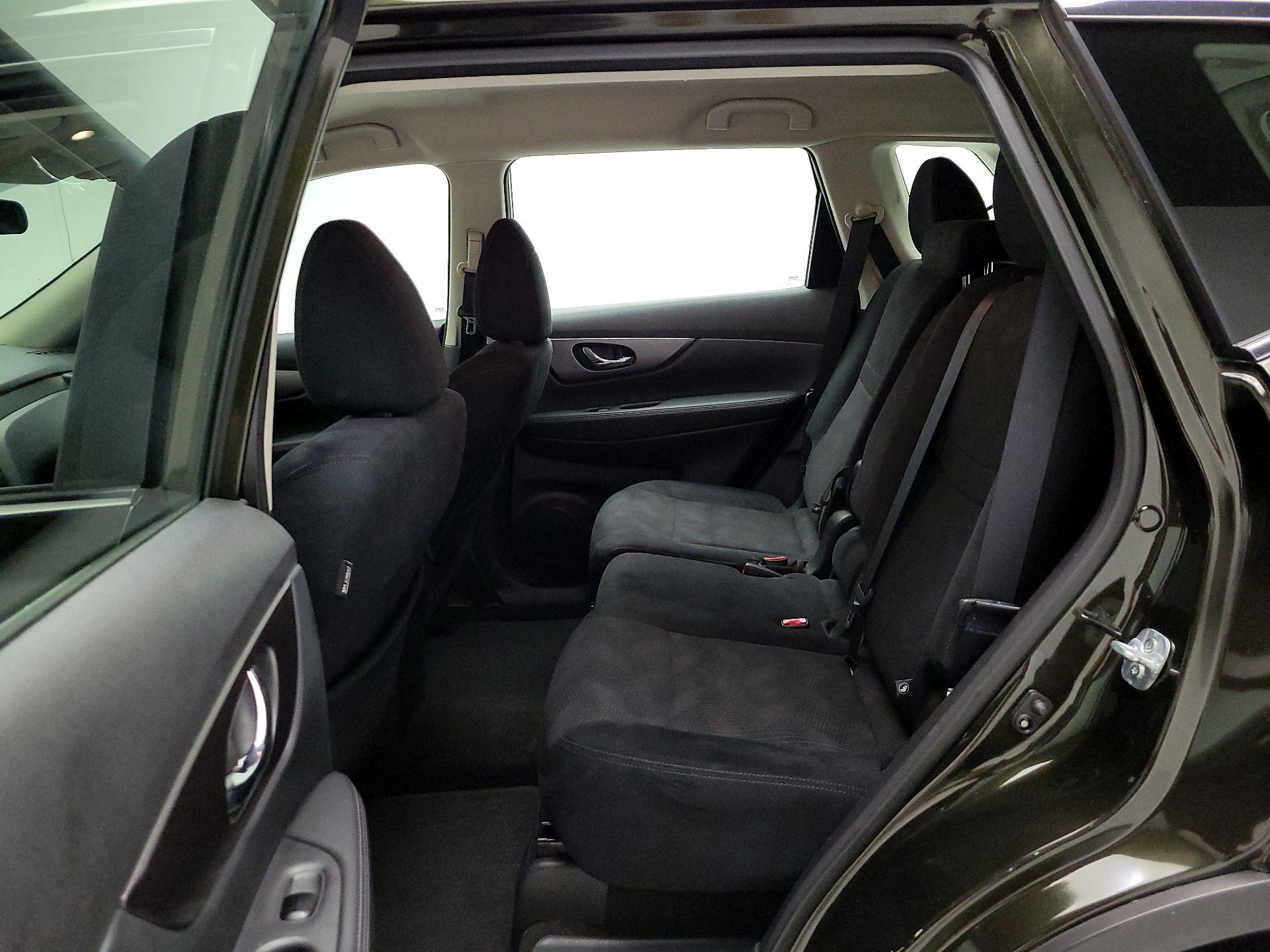 Thumbnail: 2016 Nissan Rogue - 19