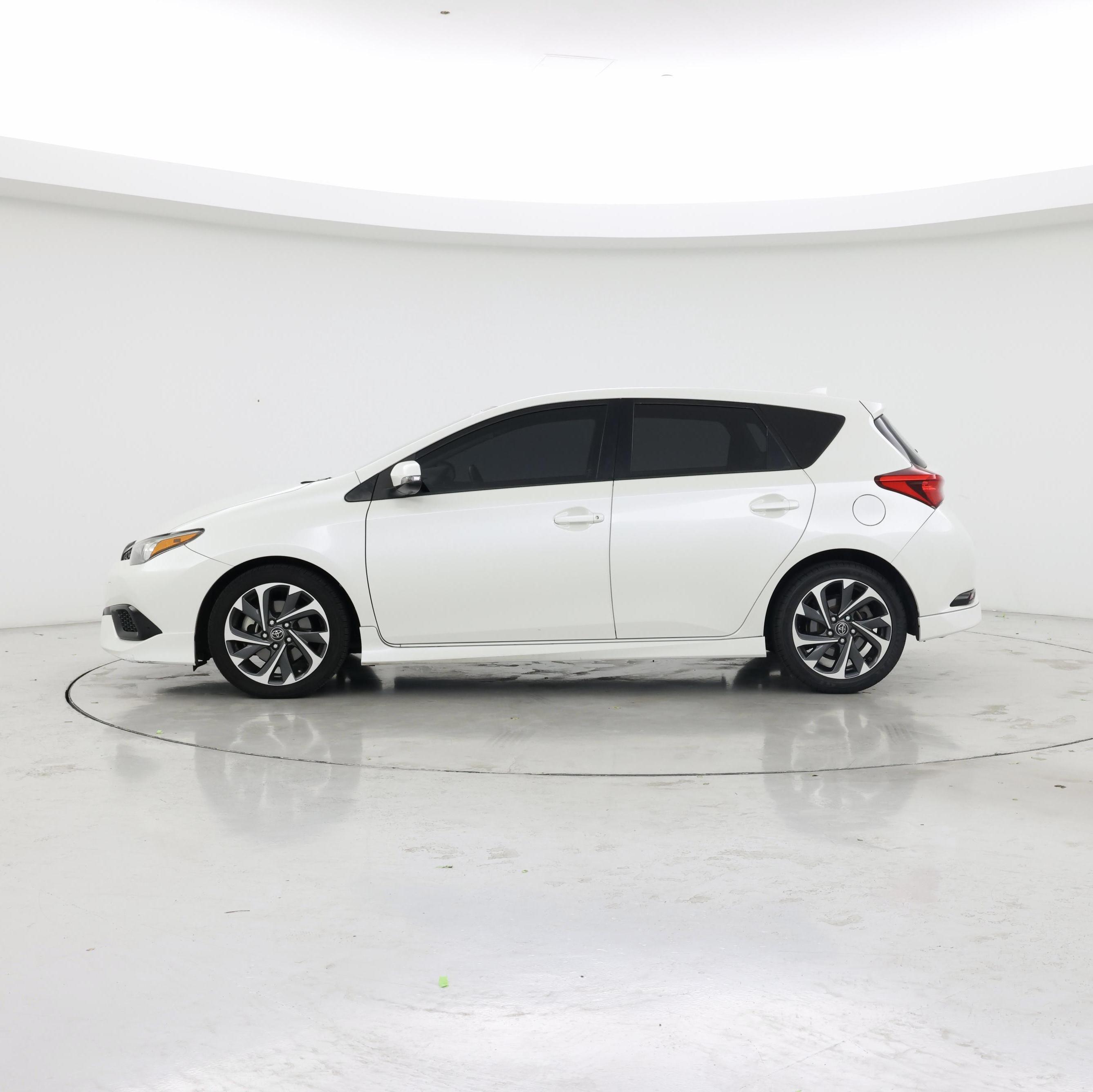 Thumbnail: 2017 Toyota Corolla iM - 3