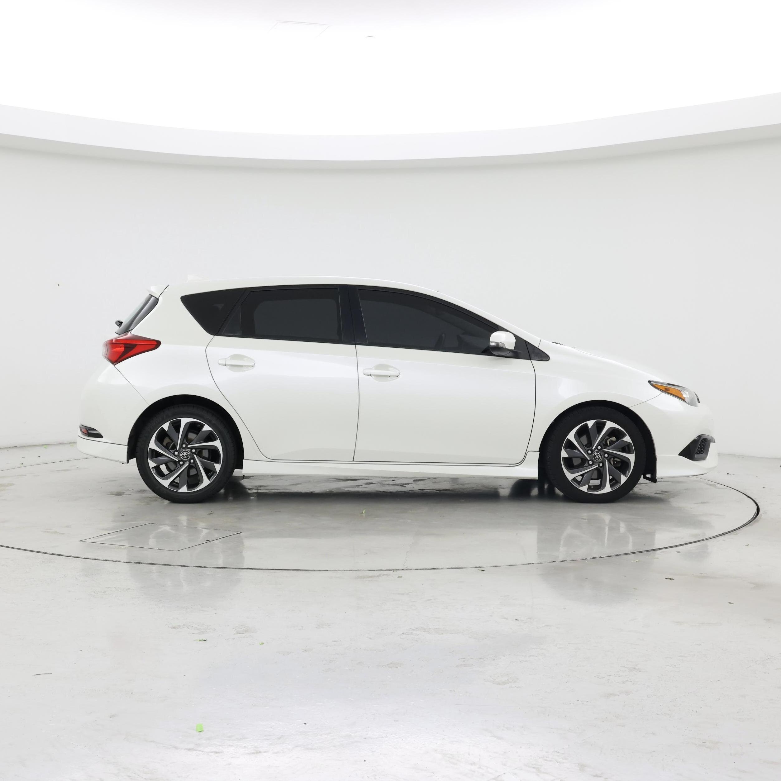 Thumbnail: 2017 Toyota Corolla iM - 7