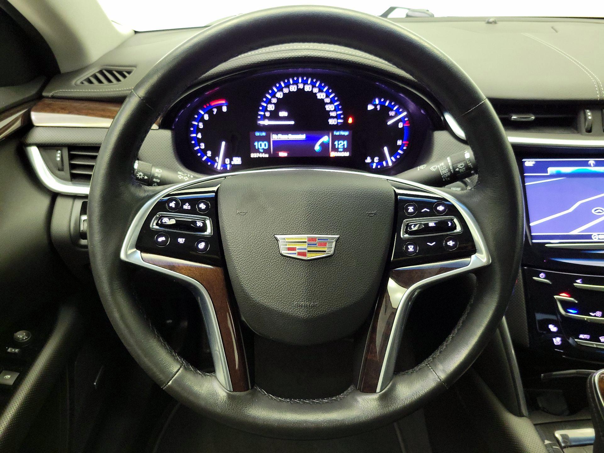 Thumbnail: 2016 Cadillac XTS - 10