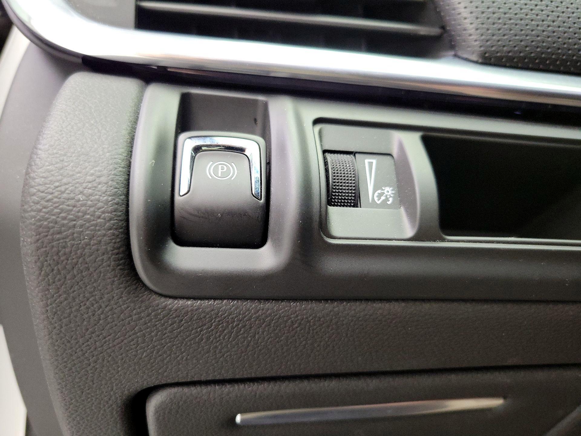 Thumbnail: 2016 Cadillac XTS - 13