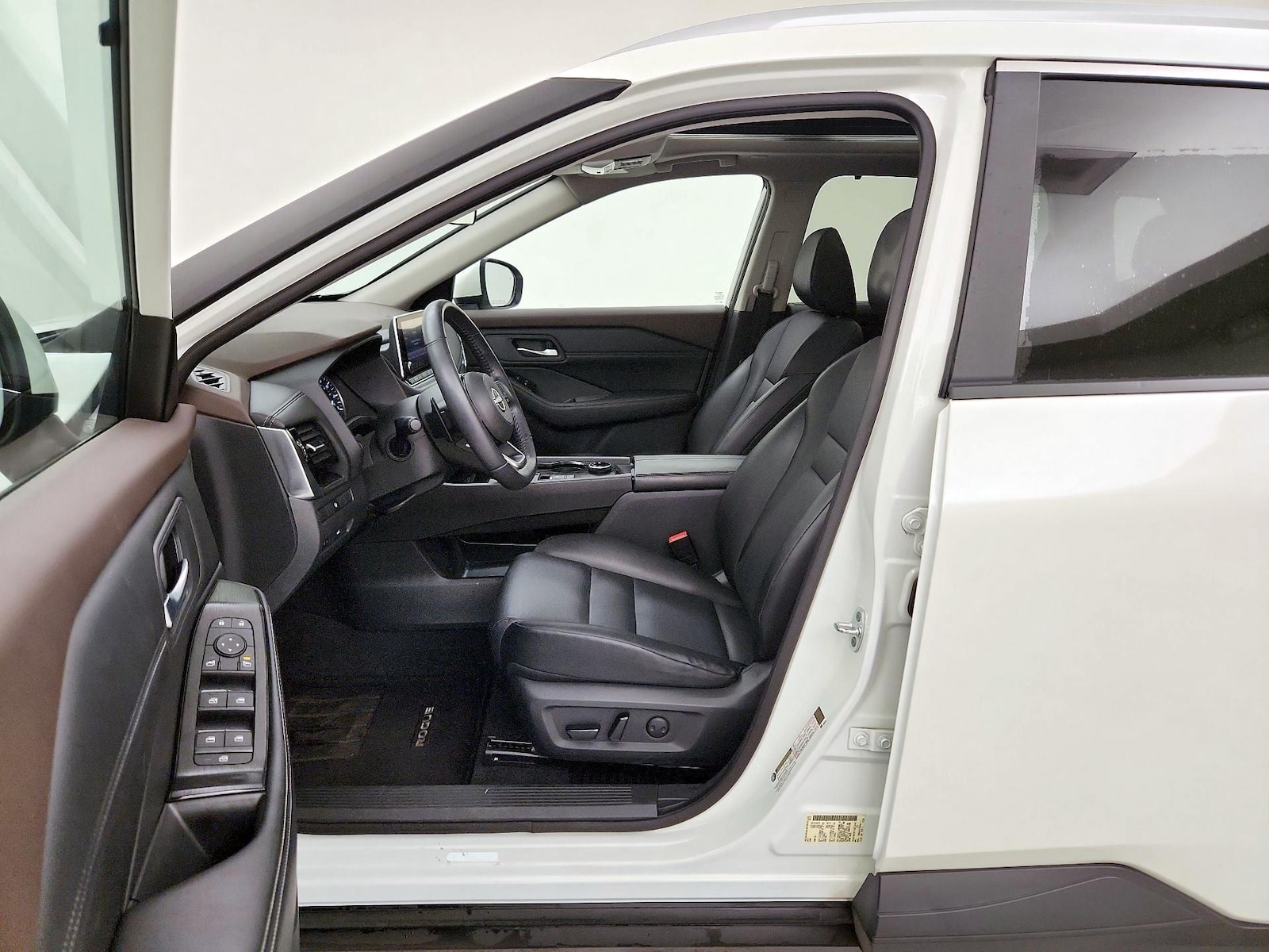 2023 Nissan Rogue SV - Photo 12